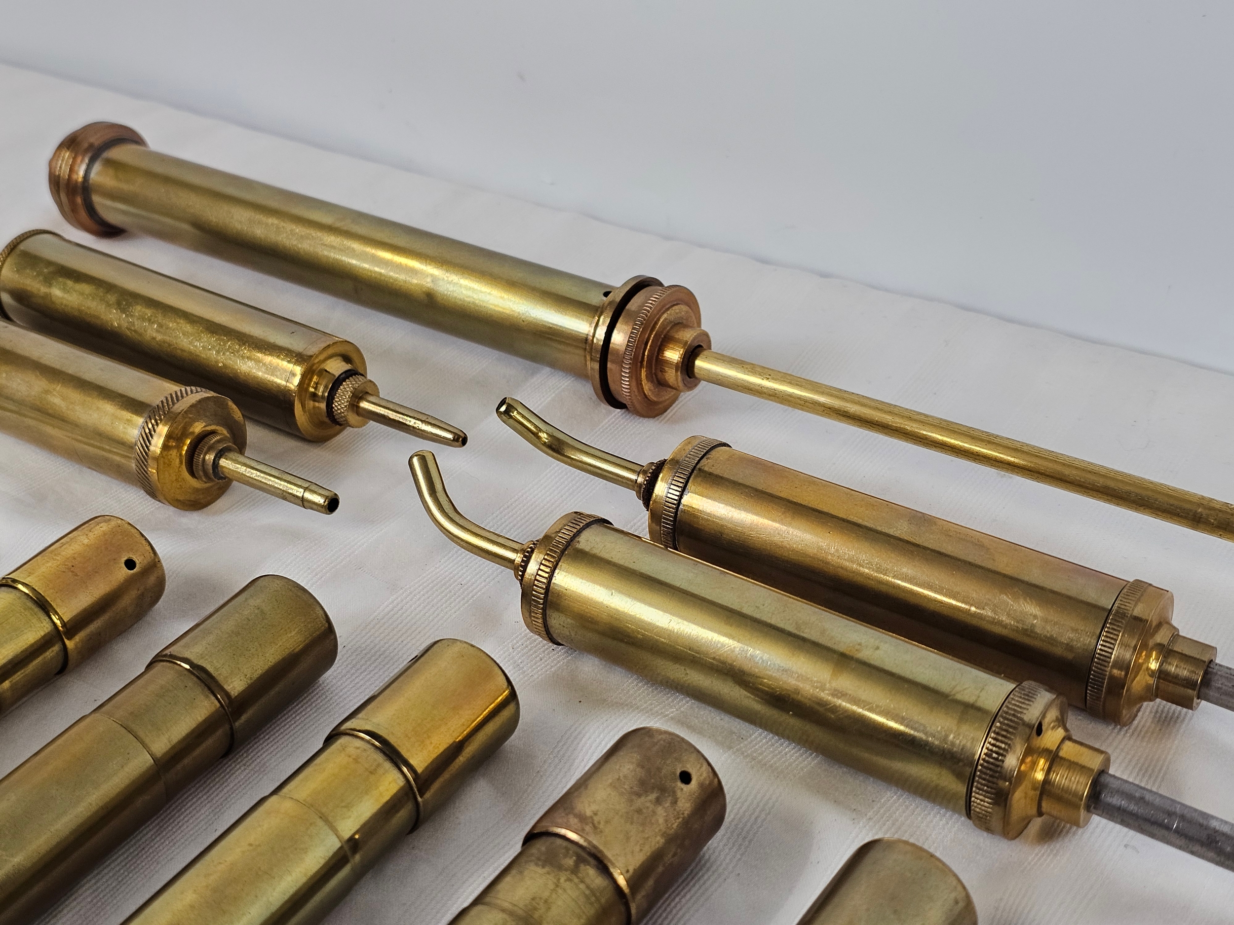 A quantity of brass airpumps and fitments - Image 4 of 4