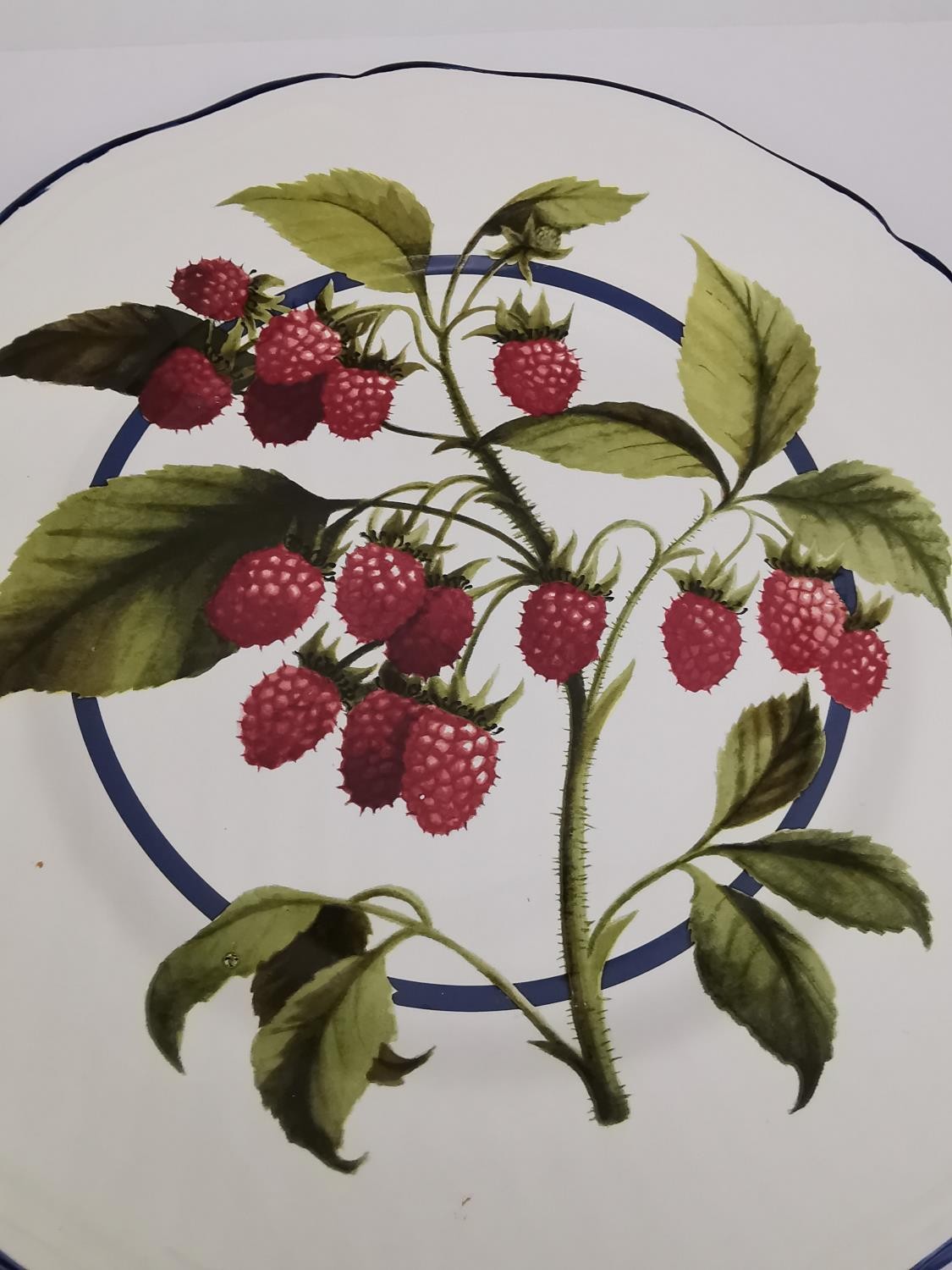 A set of ten dinner plates by 'Colefax and Fowler' with fruit design. (3 x raspberry, 3 x - Image 6 of 7