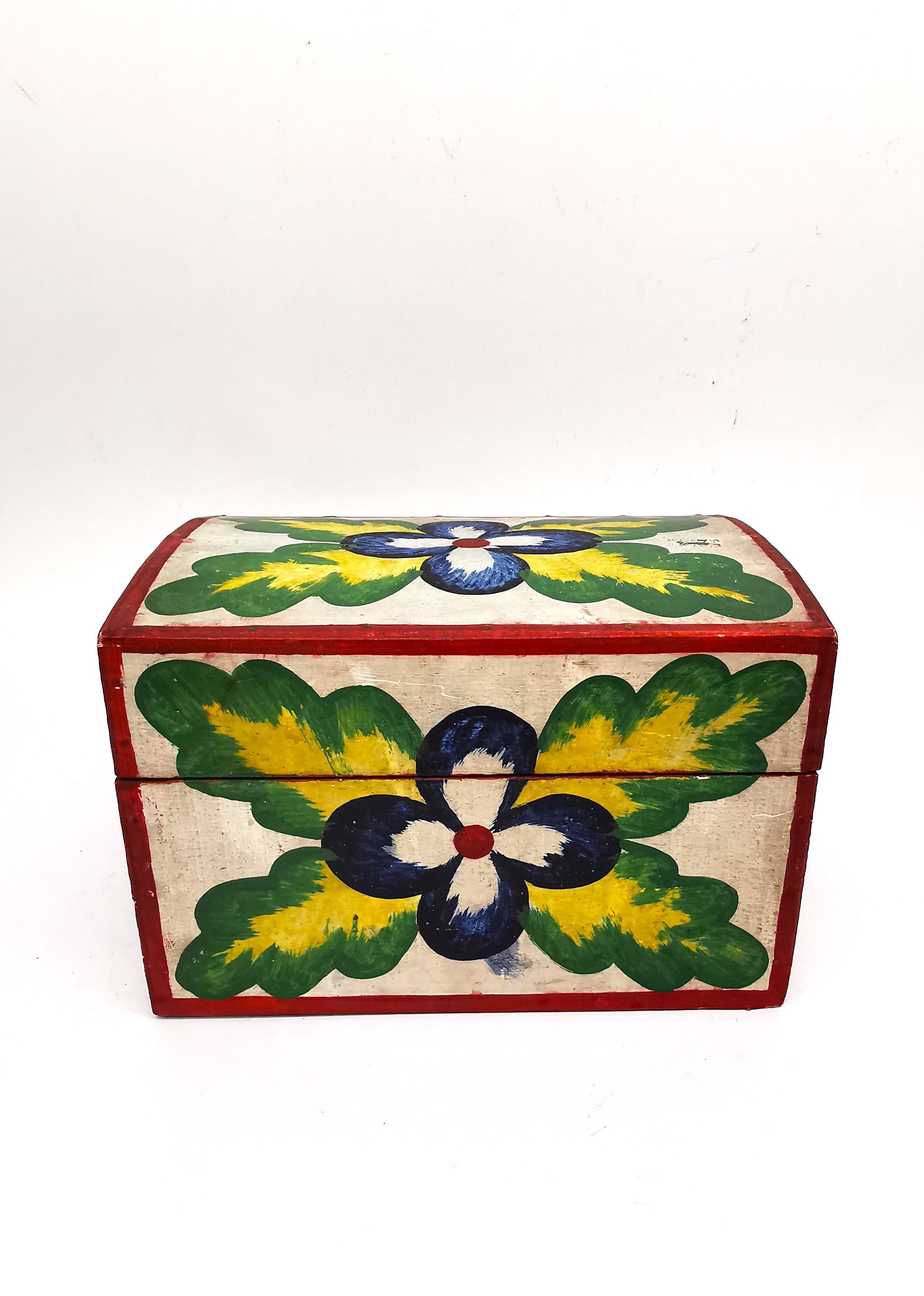 A Mexican folk art painted wooden casket with a carved frieze to the inside of lid depicting - Image 2 of 5
