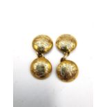 A pair of Scottish Victorian chain link 15ct yellow gold cufflinks with engraved monogram.