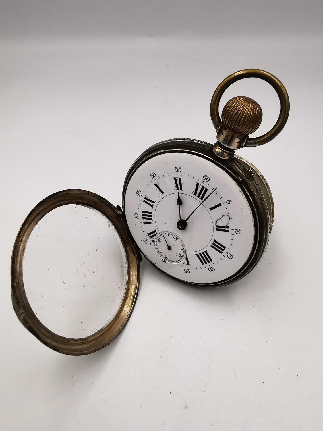 A Victorian white metal Remontoir 10 rubis pocket watch with white enamel dial and black roman - Image 5 of 11