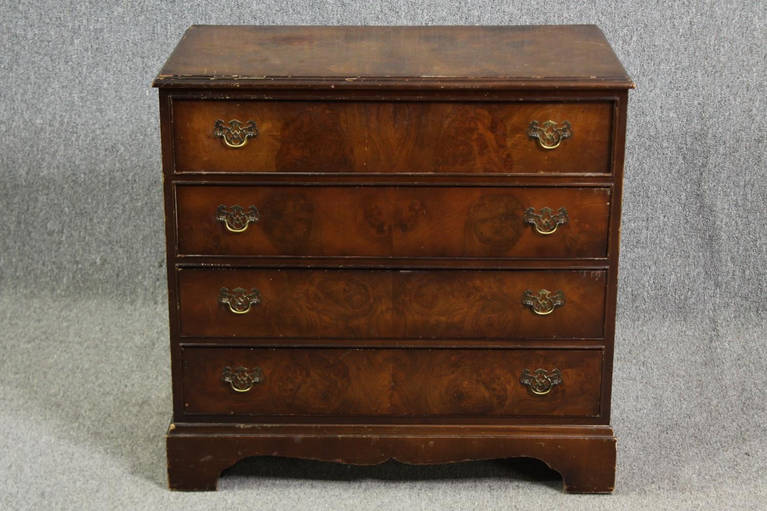 Chest mid century Georgian style walnut. H.75 W.78 D.45cm.