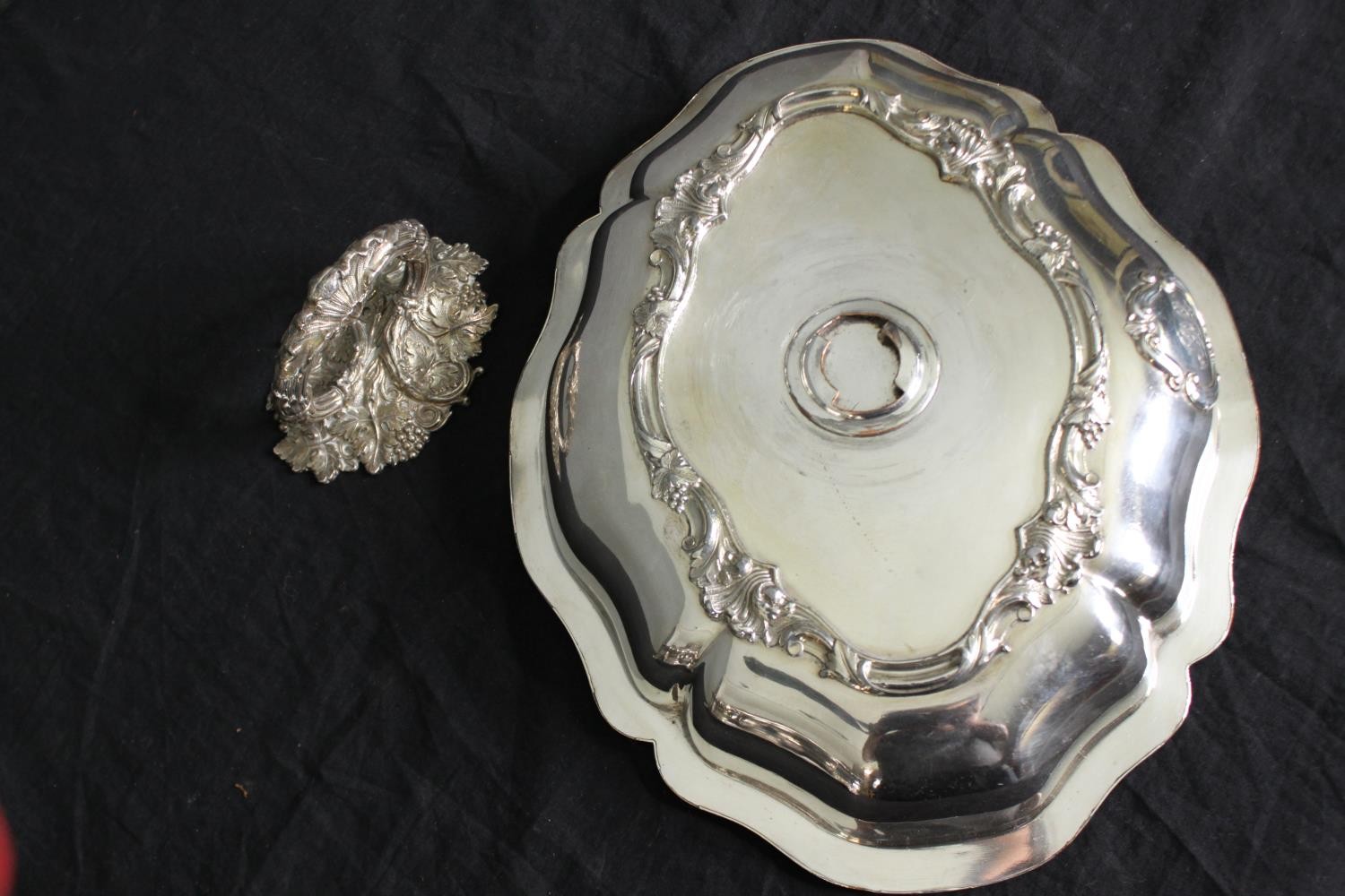 A silver plated entree dish. H.18 W.36 W.26cm. - Image 9 of 9