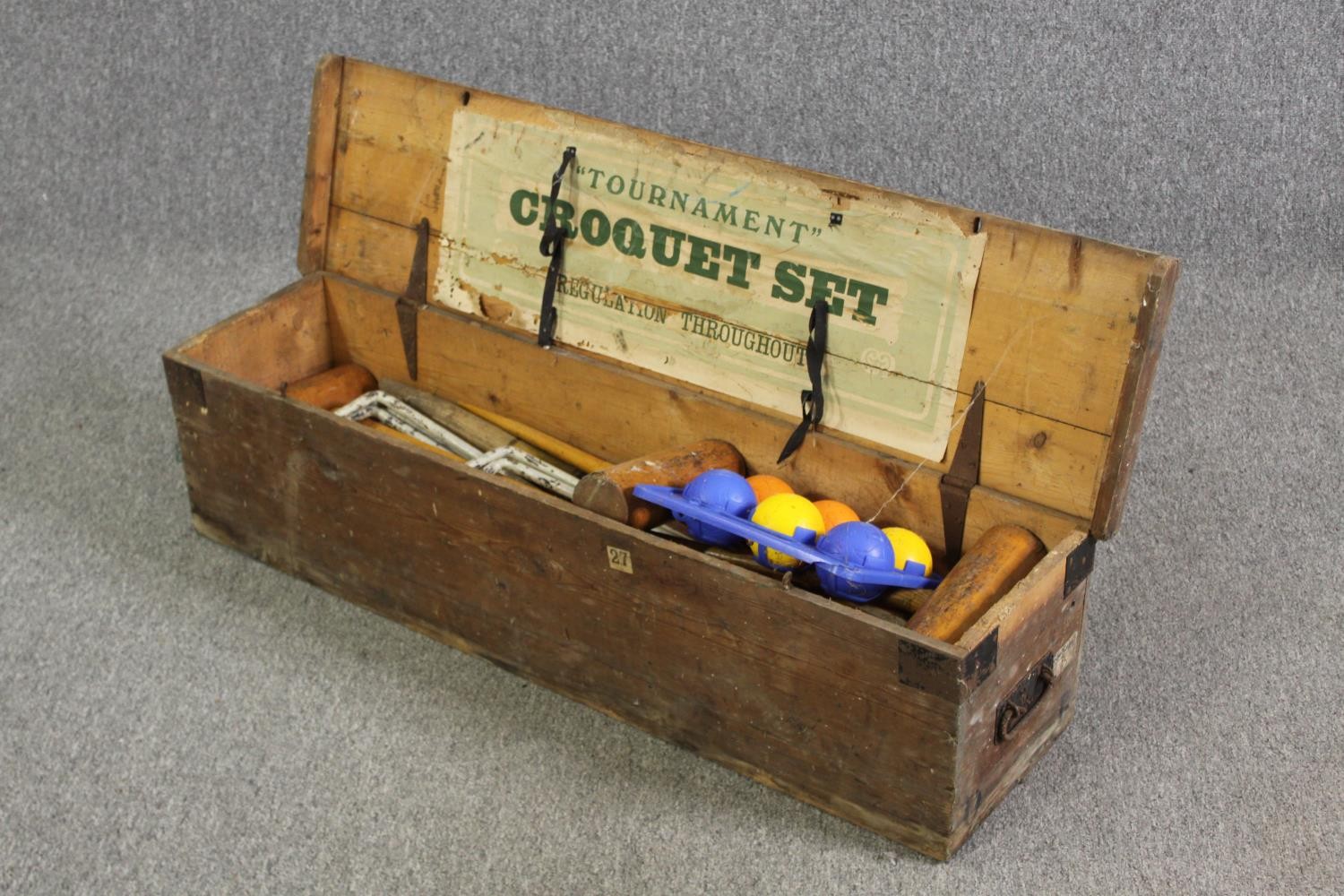 A vintage boxed croquet set. H.30 W.106 W.27cm. (box). - Image 4 of 6