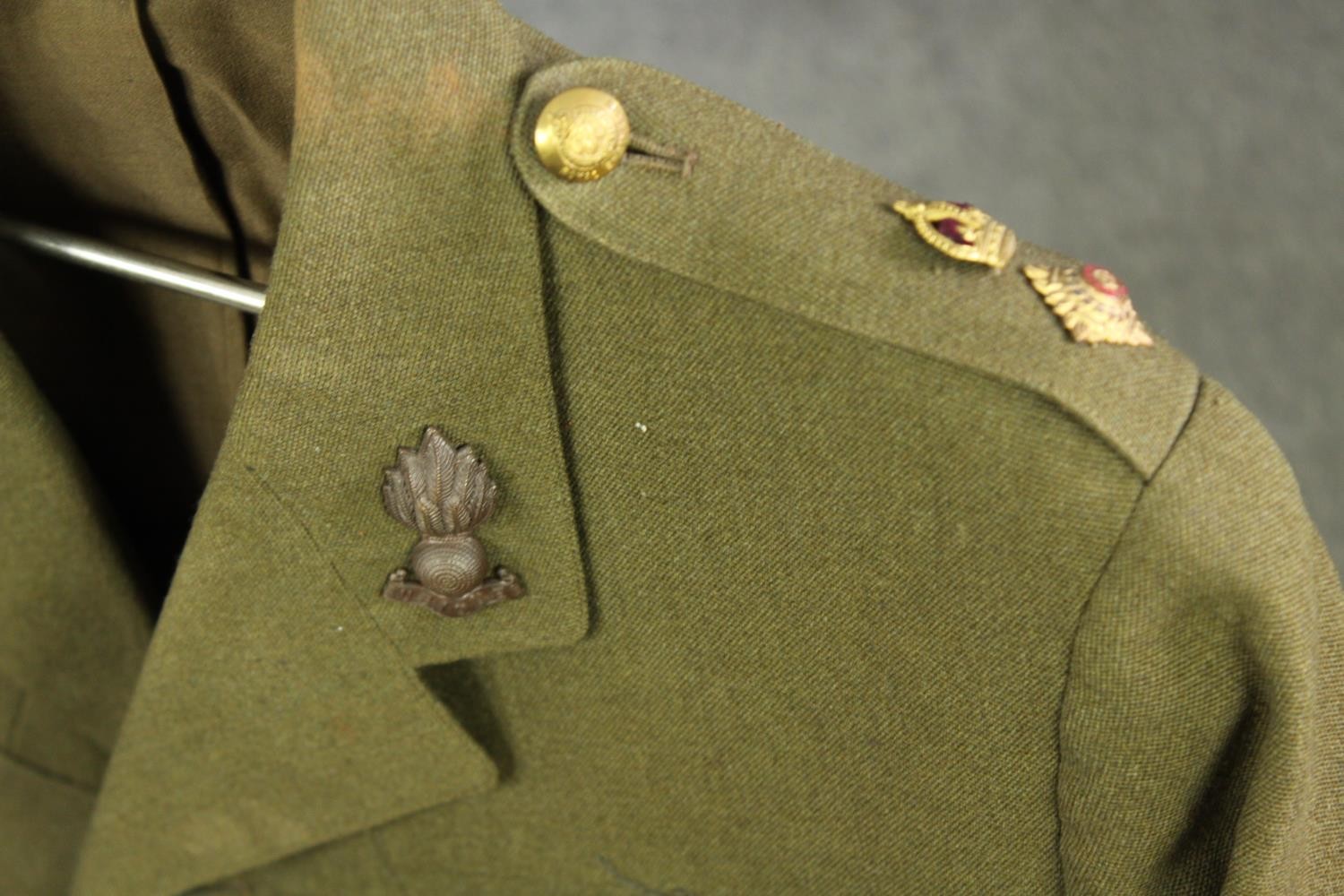 An Officers Service Dress uniform - Image 5 of 7