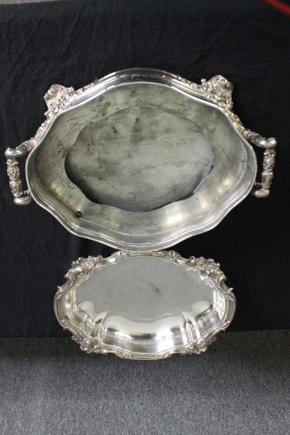 A silver plated entree dish. H.18 W.36 W.26cm. - Image 8 of 9