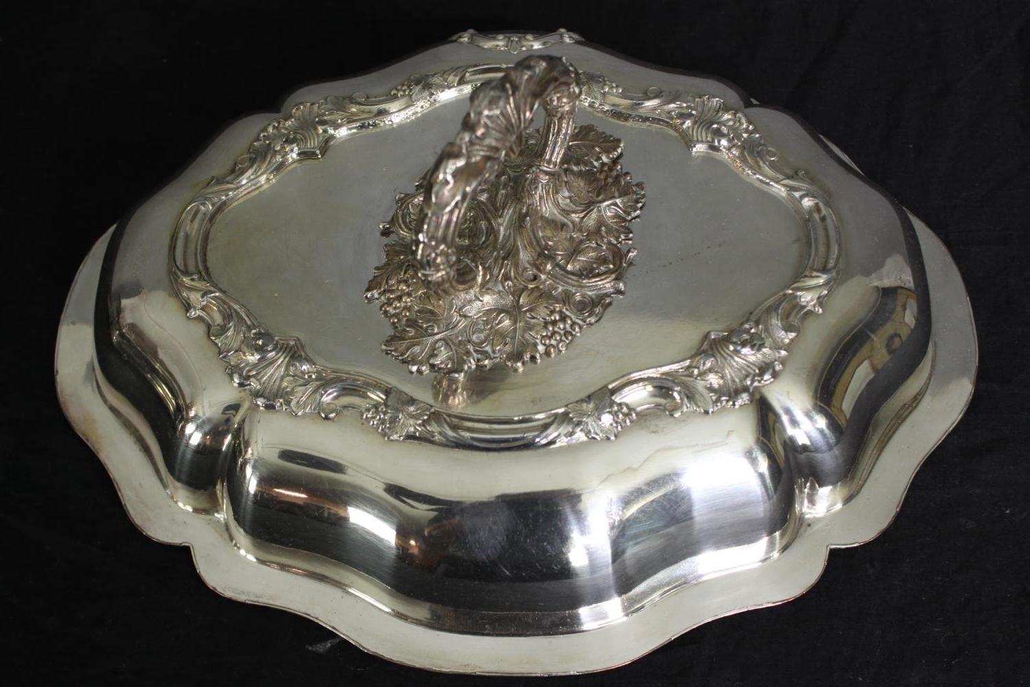 A silver plated entree dish. H.18 W.36 W.26cm. - Image 6 of 9