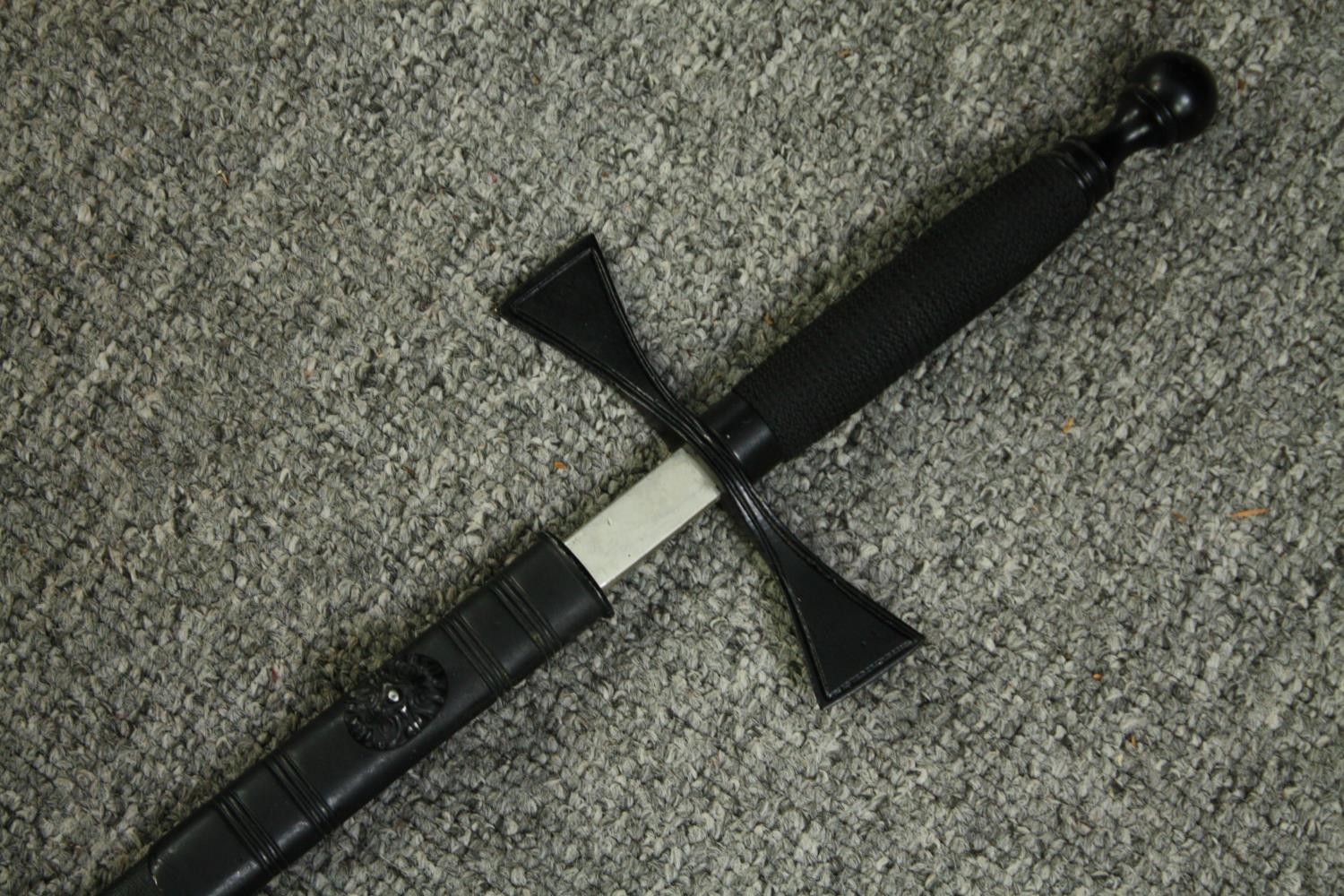 A Masonic ceremonial sword. L.86cm. - Bild 5 aus 5