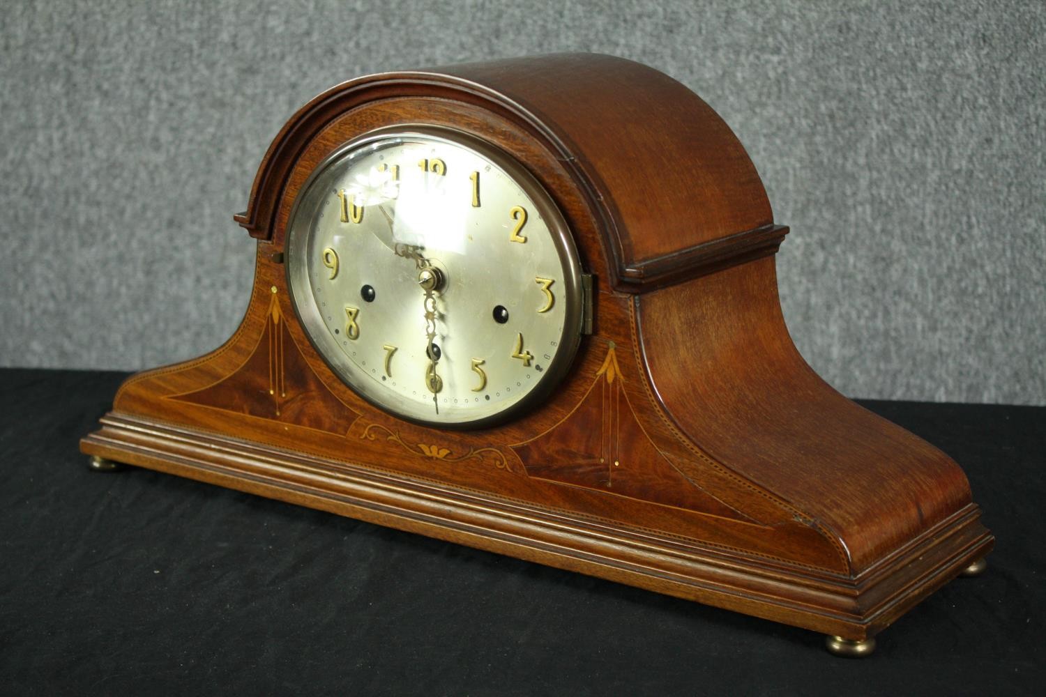 A mahogany and string inlaid mantel clock. H.28 W.55 D.17cm. - Image 3 of 6