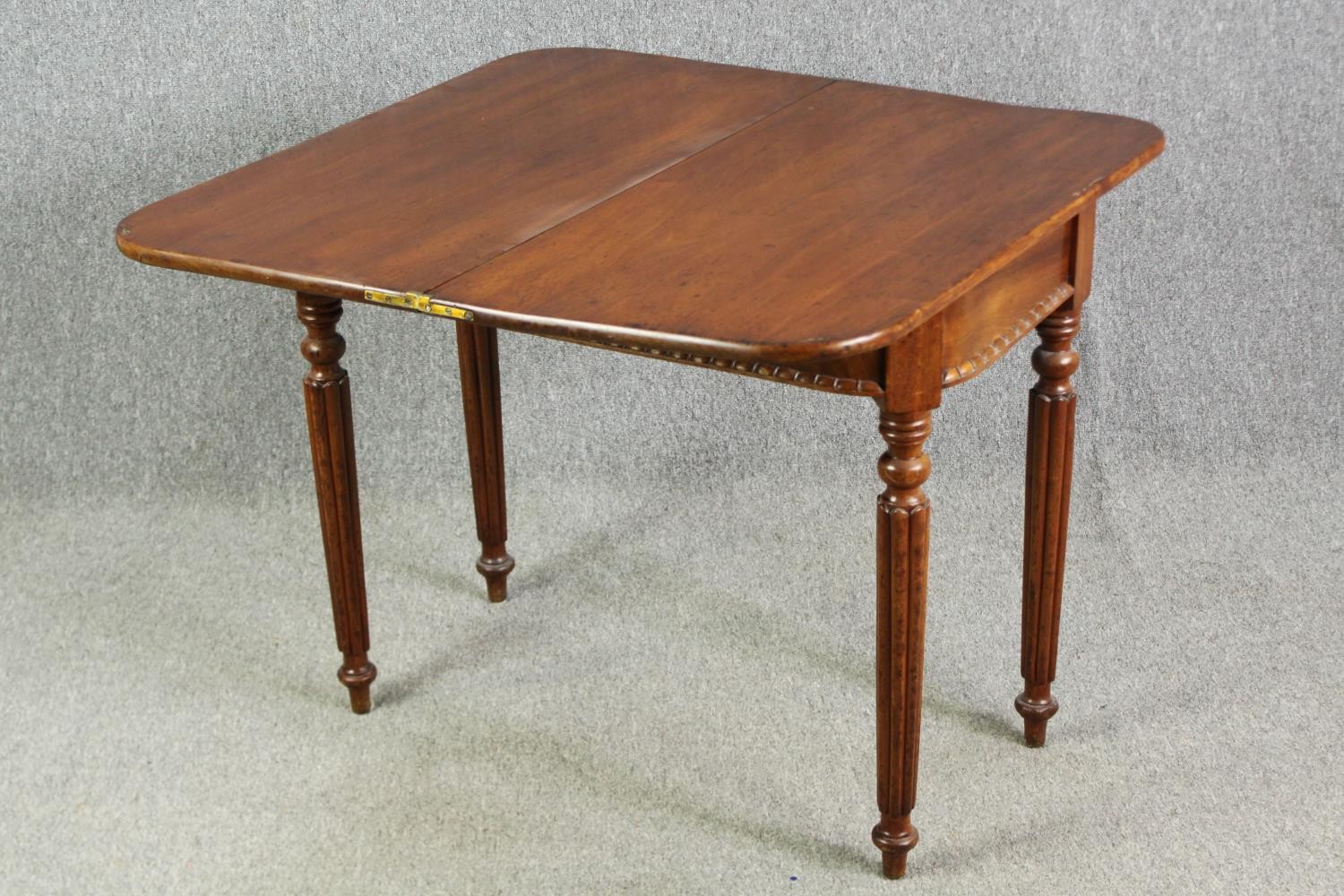 A George IV mahogany, swivel top tea table. H.73 W.92 D.92cm. (ext) - Image 5 of 8