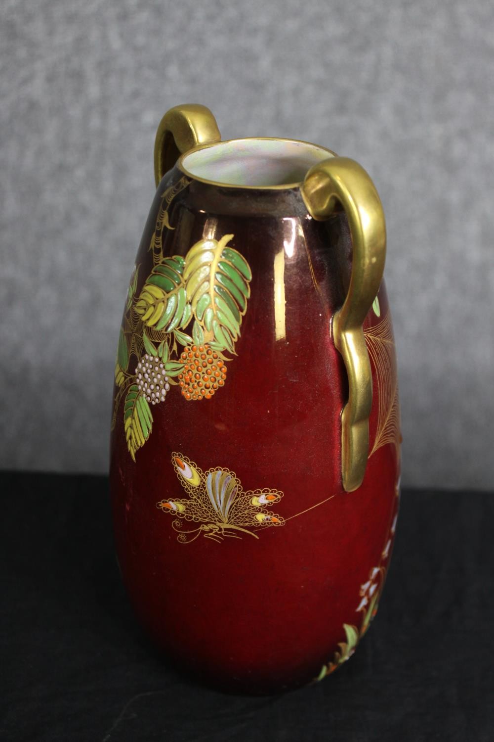 A Carltonware Rouge Royale vase. H.21cm. - Image 4 of 5