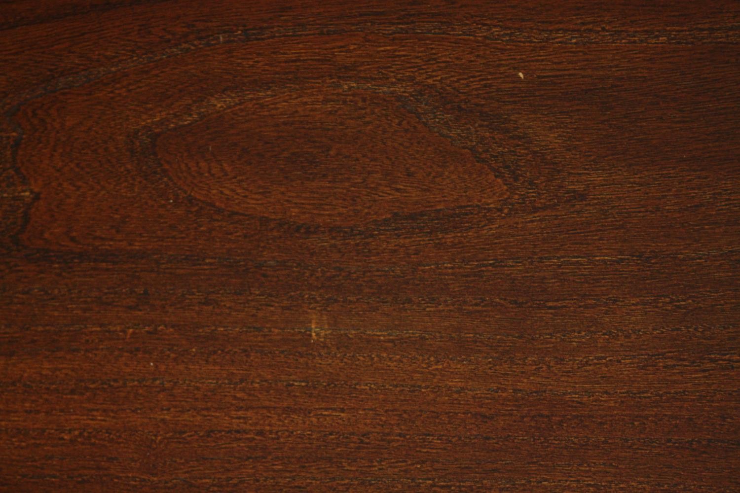 A large retro styled hardwood low side table or coffee table. H.45 W.160 D.45cm. - Bild 11 aus 11