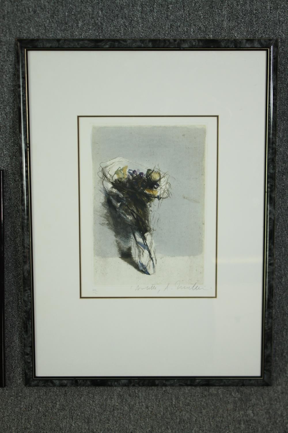 Two prints of flower bouquets, in ebonized frames, indistinctly signed in pencil. H.74 W.54cm, ( - Bild 2 aus 10