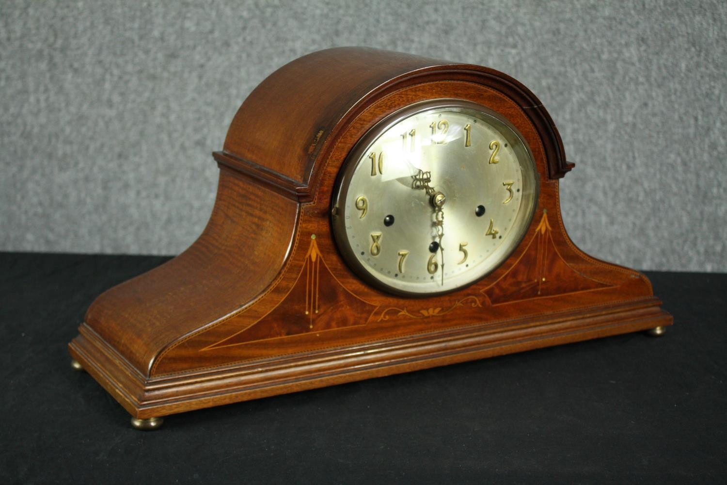 A mahogany and string inlaid mantel clock. H.28 W.55 D.17cm. - Image 2 of 6