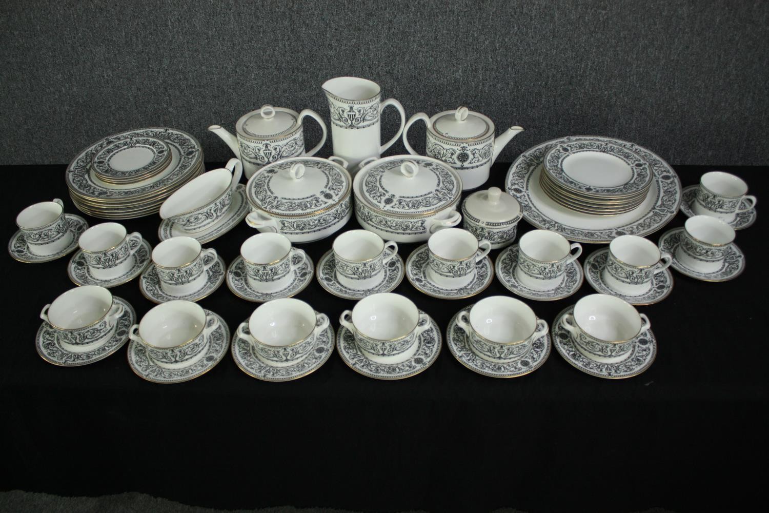 A Royal Worcester 'Padua' part dinner service. L.39 W.33cm. (largest). - Image 2 of 14