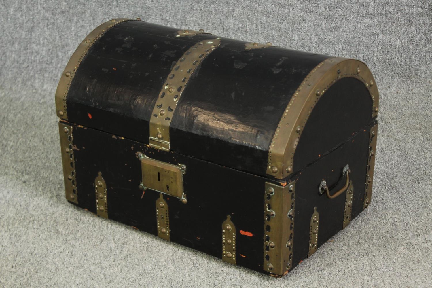 A 19th century metal mounted domed casket. H.33 W.48 D.32cm. - Image 3 of 5