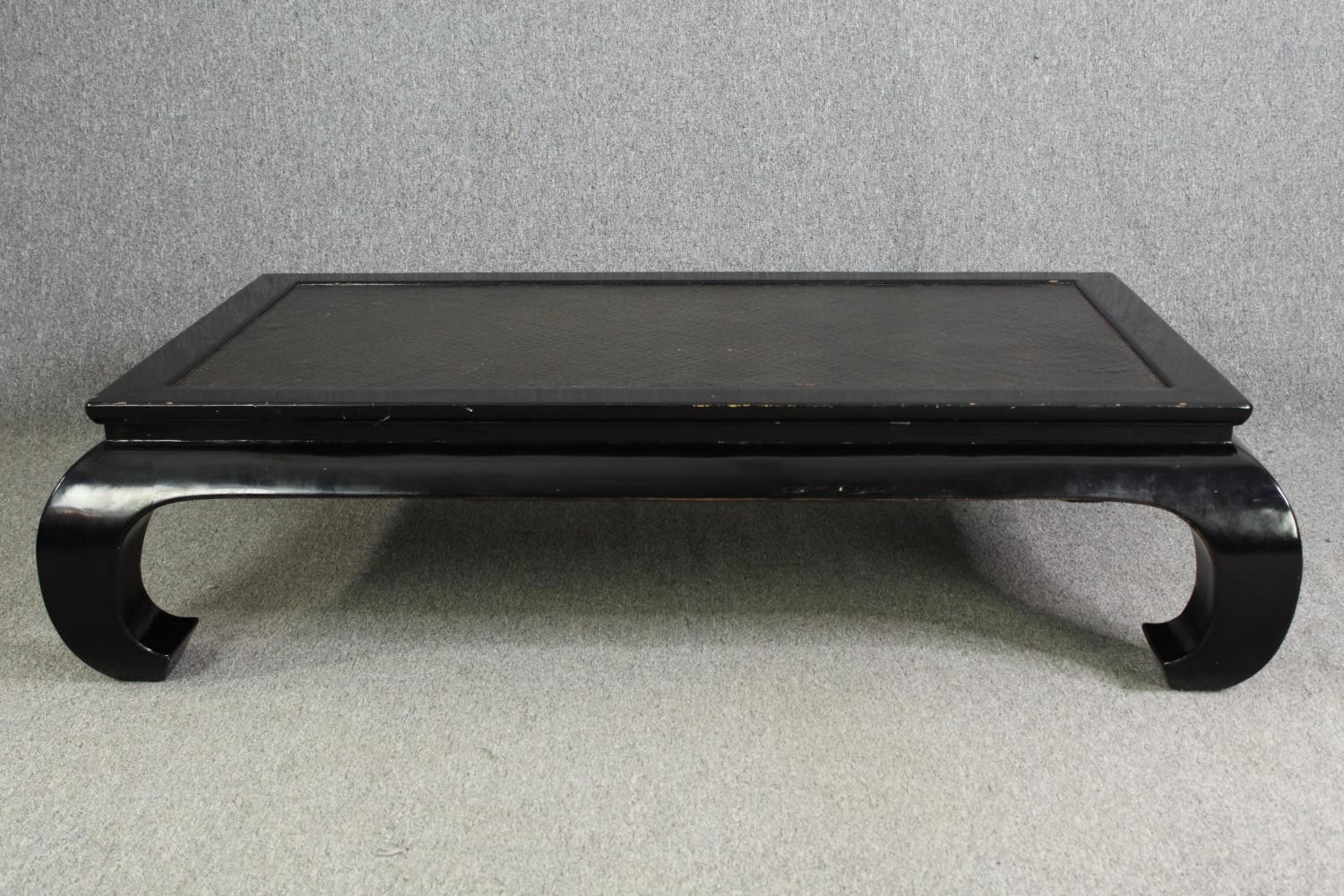 A Chinese style black lacquered low coffee table (missing glass), H.38 W.140 D.95cm. - Image 2 of 7