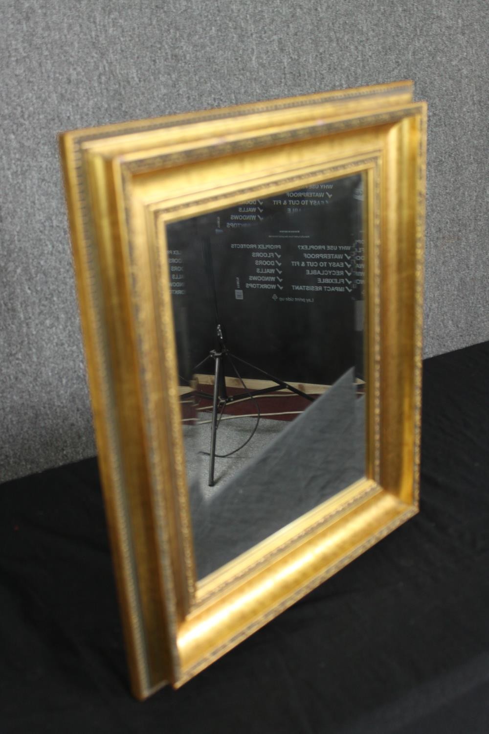 A giltwood wall mirror. H.50 W.42cm. - Image 2 of 5