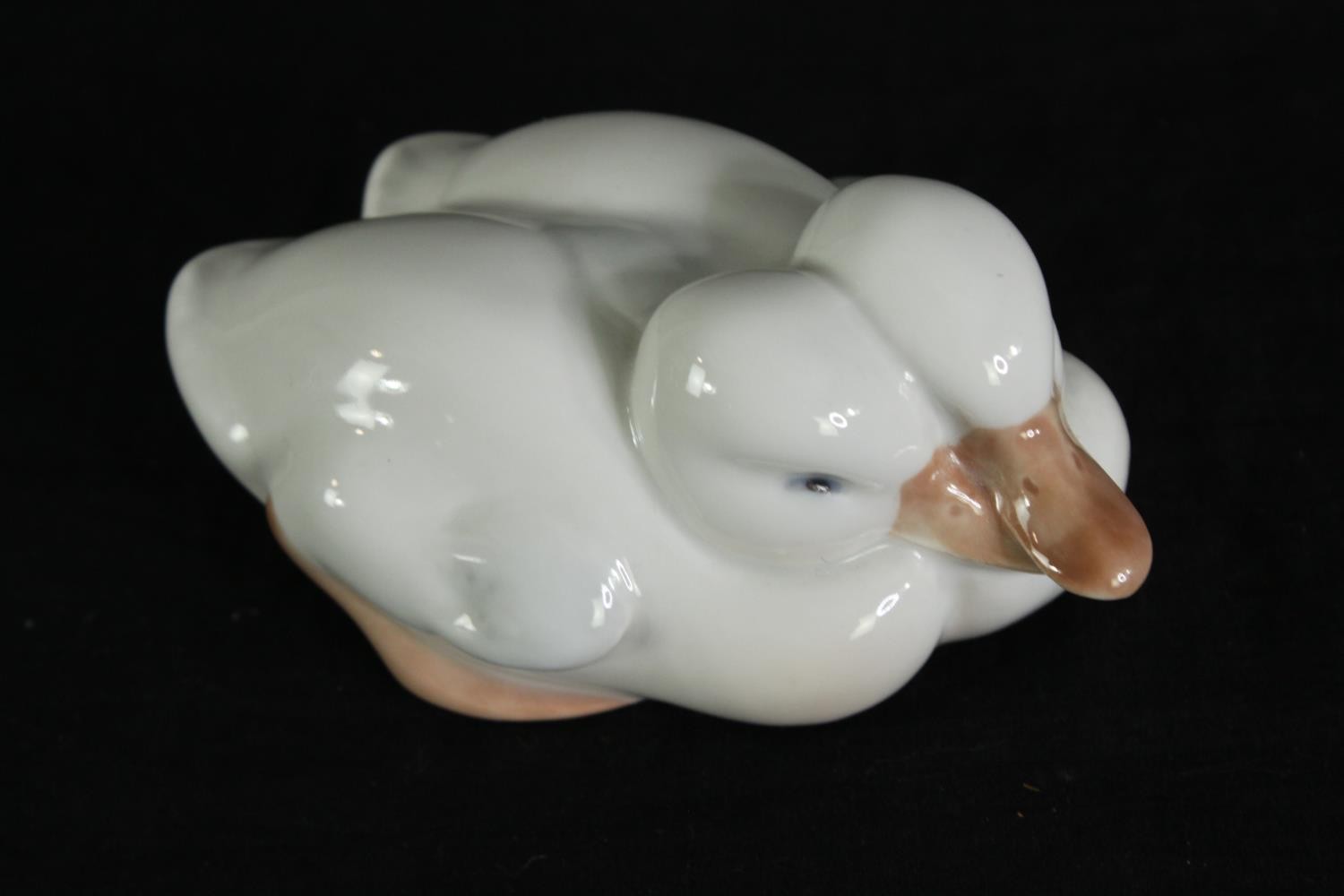 A group of four Royal Copenhagen porcelain birds and a rabbit. L.10cm. (largest). - Bild 5 aus 10