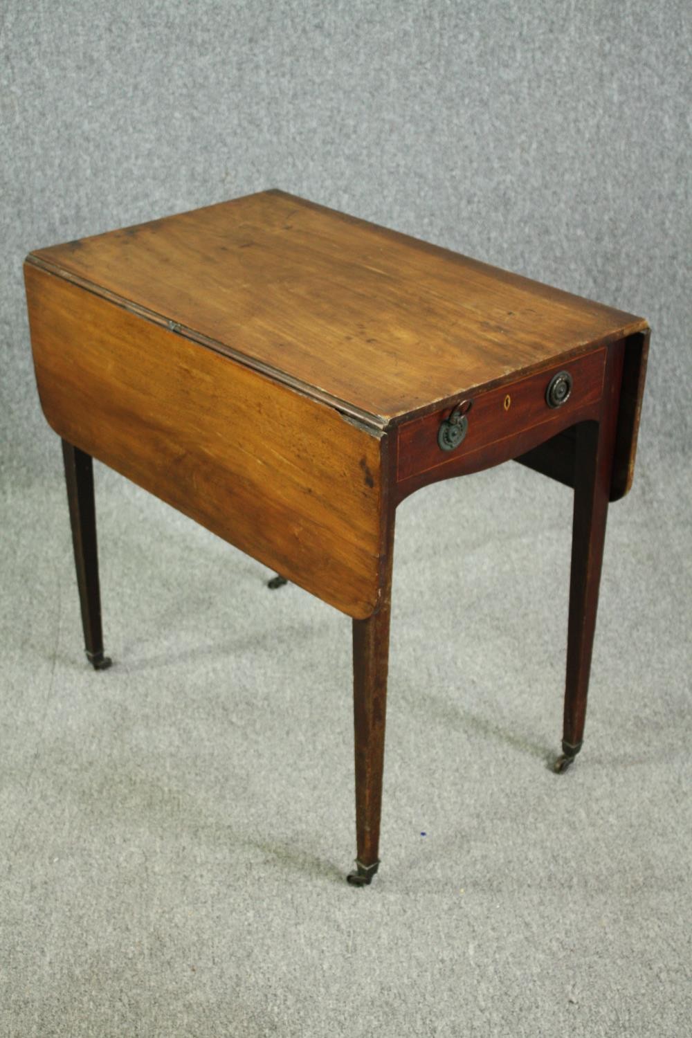 A George III mahogany Pembroke table. H.70 W.96 D.73cm. - Bild 2 aus 8