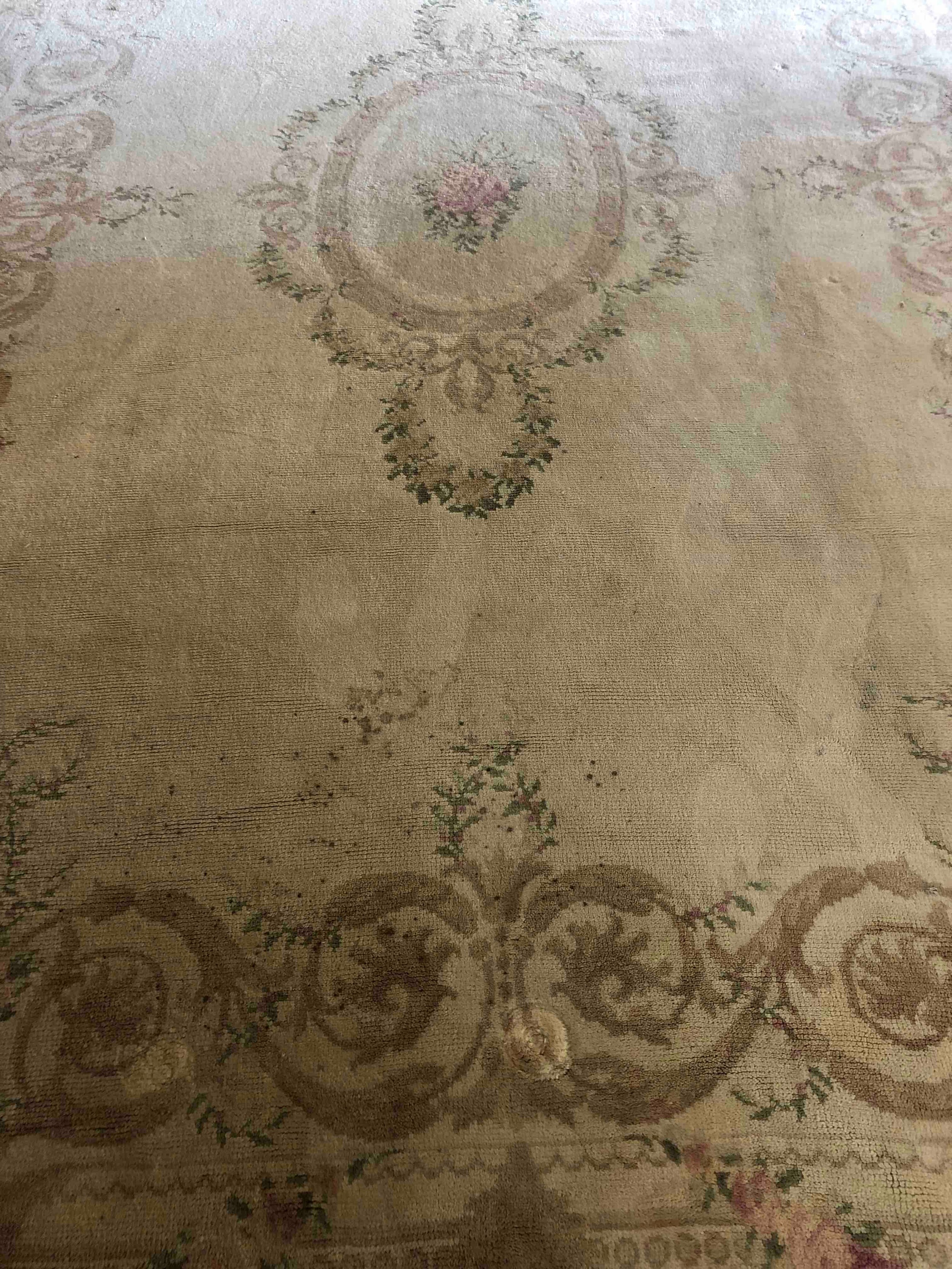 A French Aubusson carpet, with an ivory ground. L.490 W.320cm. - Image 3 of 7