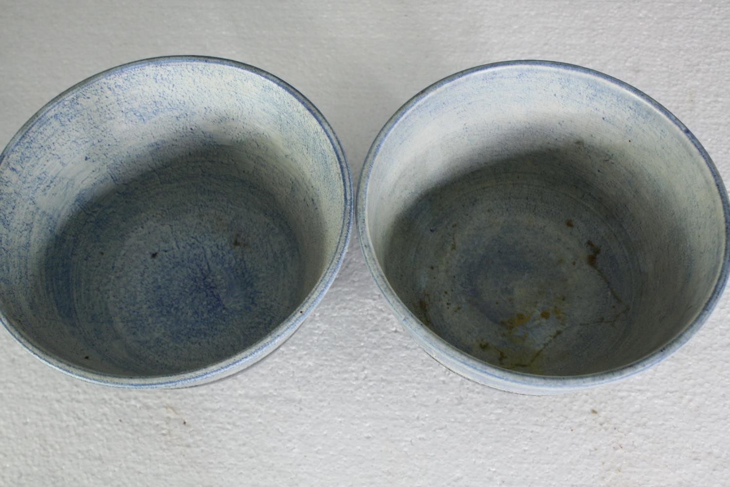 A pair of commemorative glazed earthenware bowls depicting the freight ship 'Canada Marquis', signed - Bild 2 aus 4