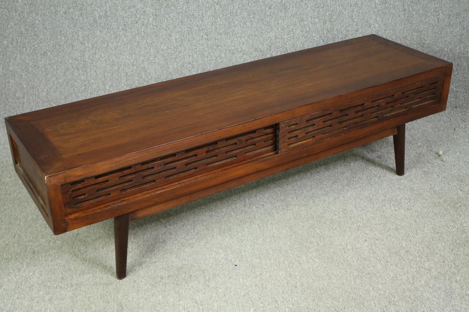 A large retro styled hardwood low side table or coffee table. H.45 W.160 D.45cm. - Image 2 of 11