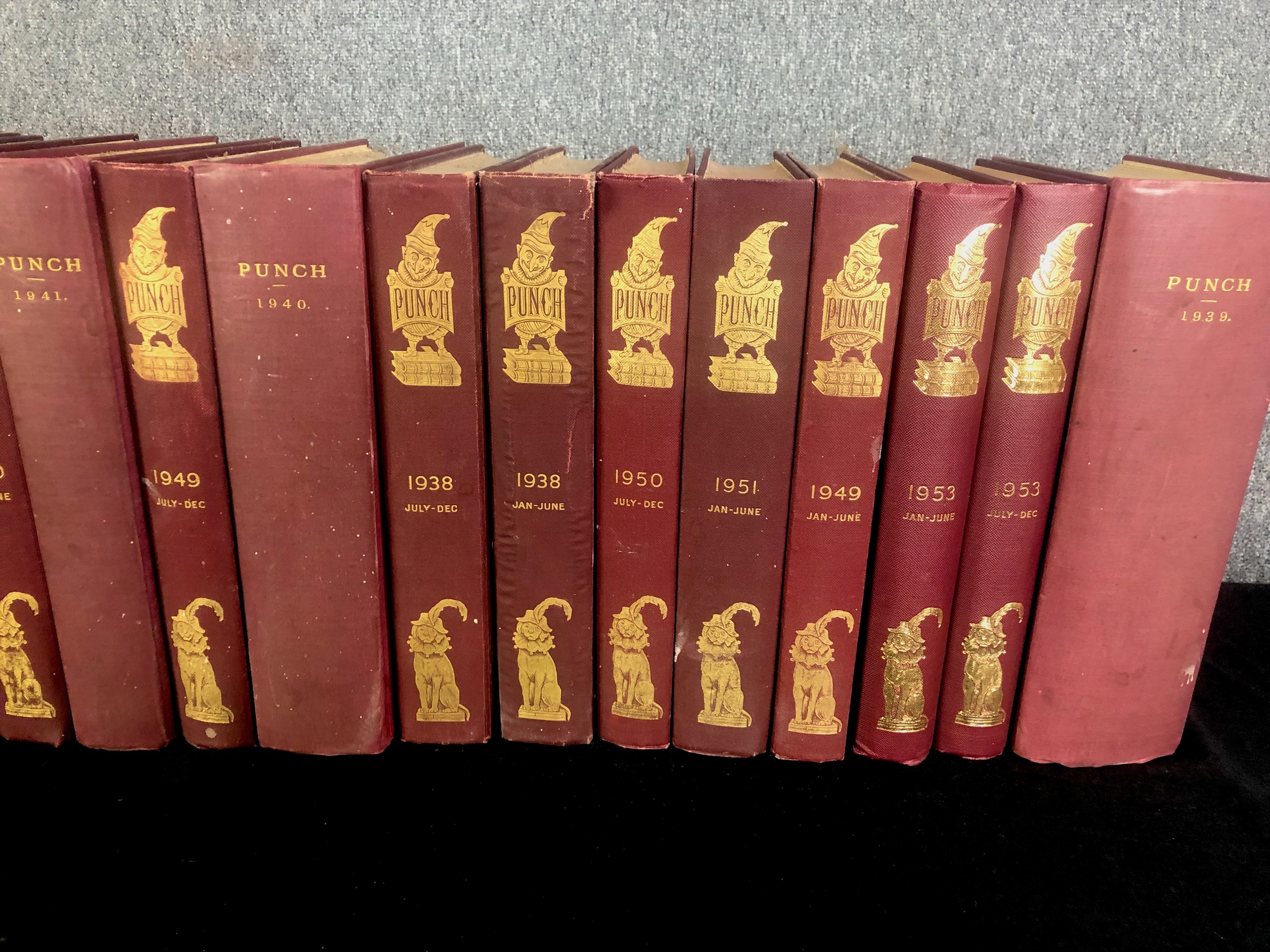 A collection of Punch volumes ranging in date from 1934-1953. H.28 W.22 D.8cm. (largest). - Bild 3 aus 8