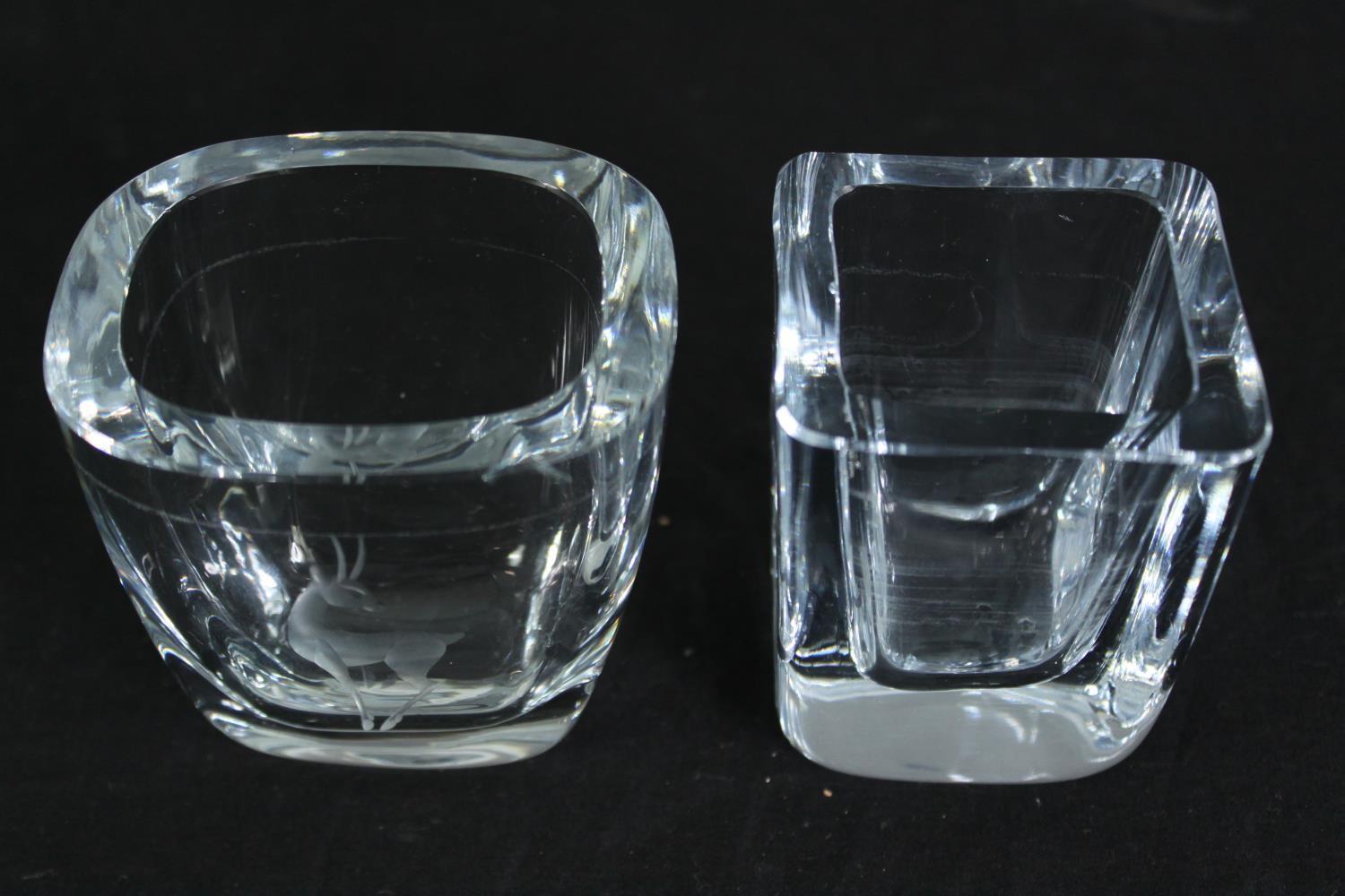 A group of Scandanavian mid 20th century cut and etched glass vases, of various sizes. H.25cm. ( - Bild 8 aus 15