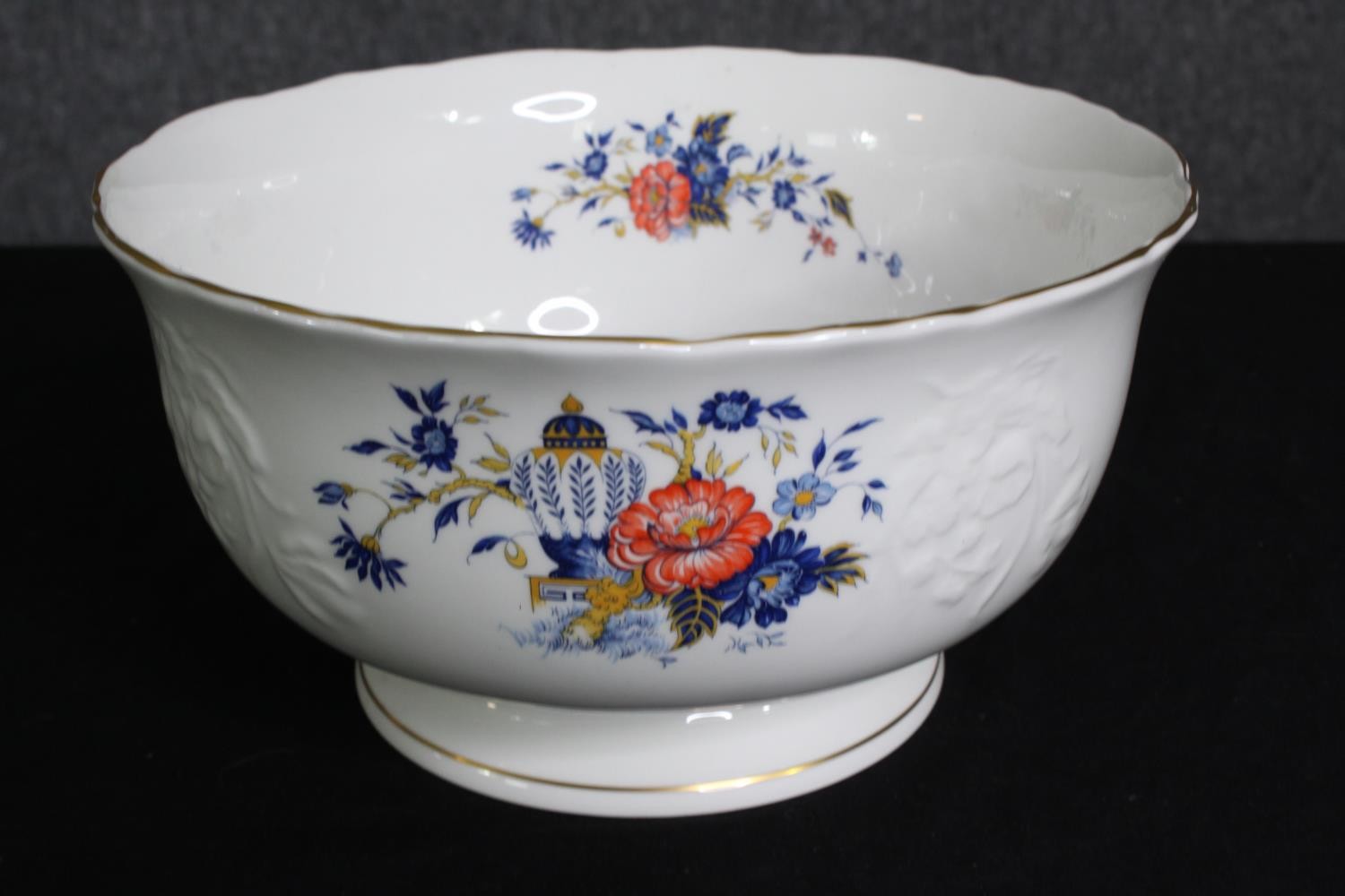 A Chinese export porcelain tobacco jar, late 19th century, a Staffordshire porcelain bowl and - Image 3 of 14