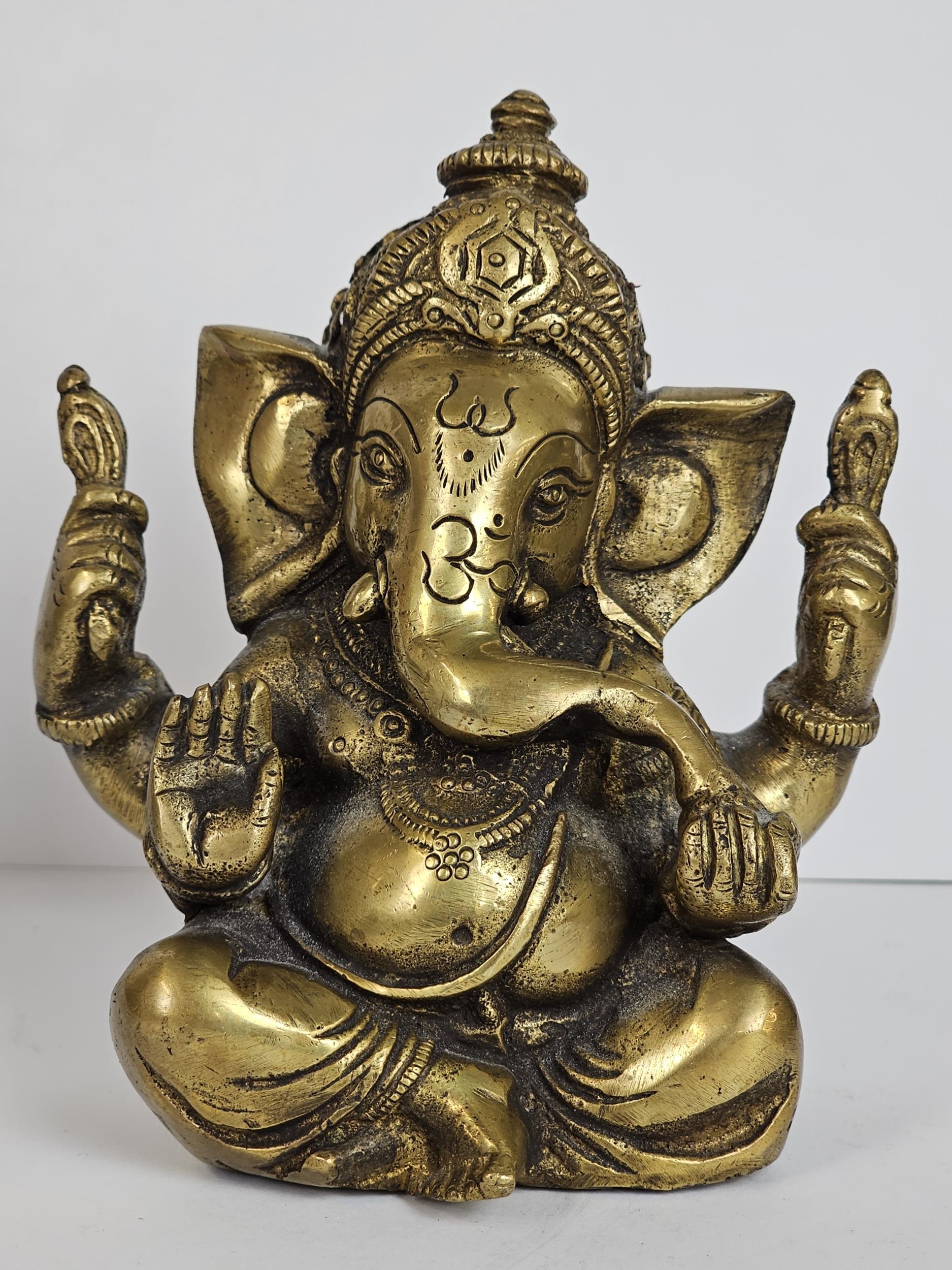 An Imari Bowl on stand and a heavy brass statue of Ganesha. Bowl is D.19cm. - Image 3 of 7