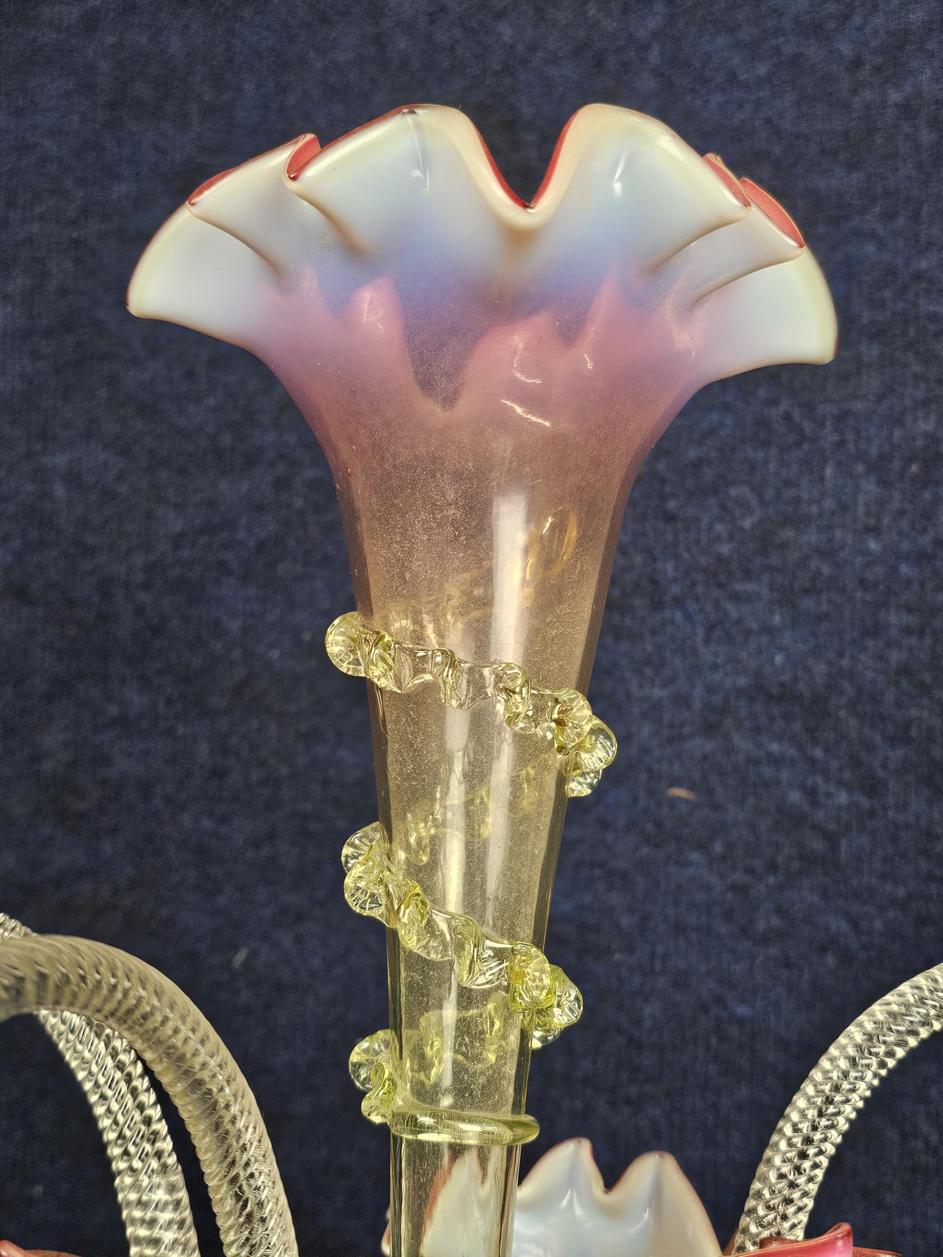 A Pink and Vaseline glass epergne in very good condition without damage. H.61cm - Image 4 of 4
