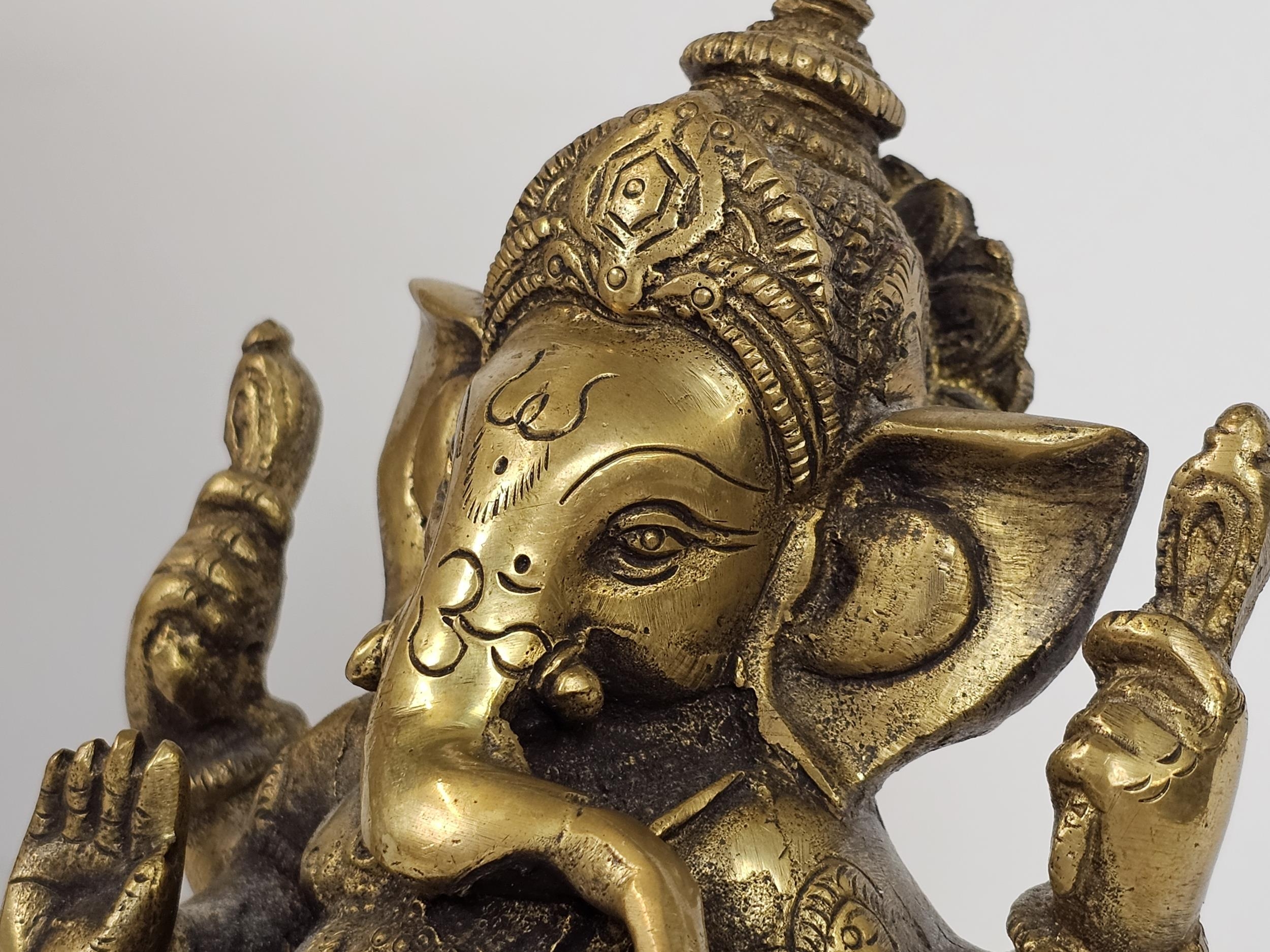 An Imari Bowl on stand and a heavy brass statue of Ganesha. Bowl is D.19cm. - Image 4 of 7