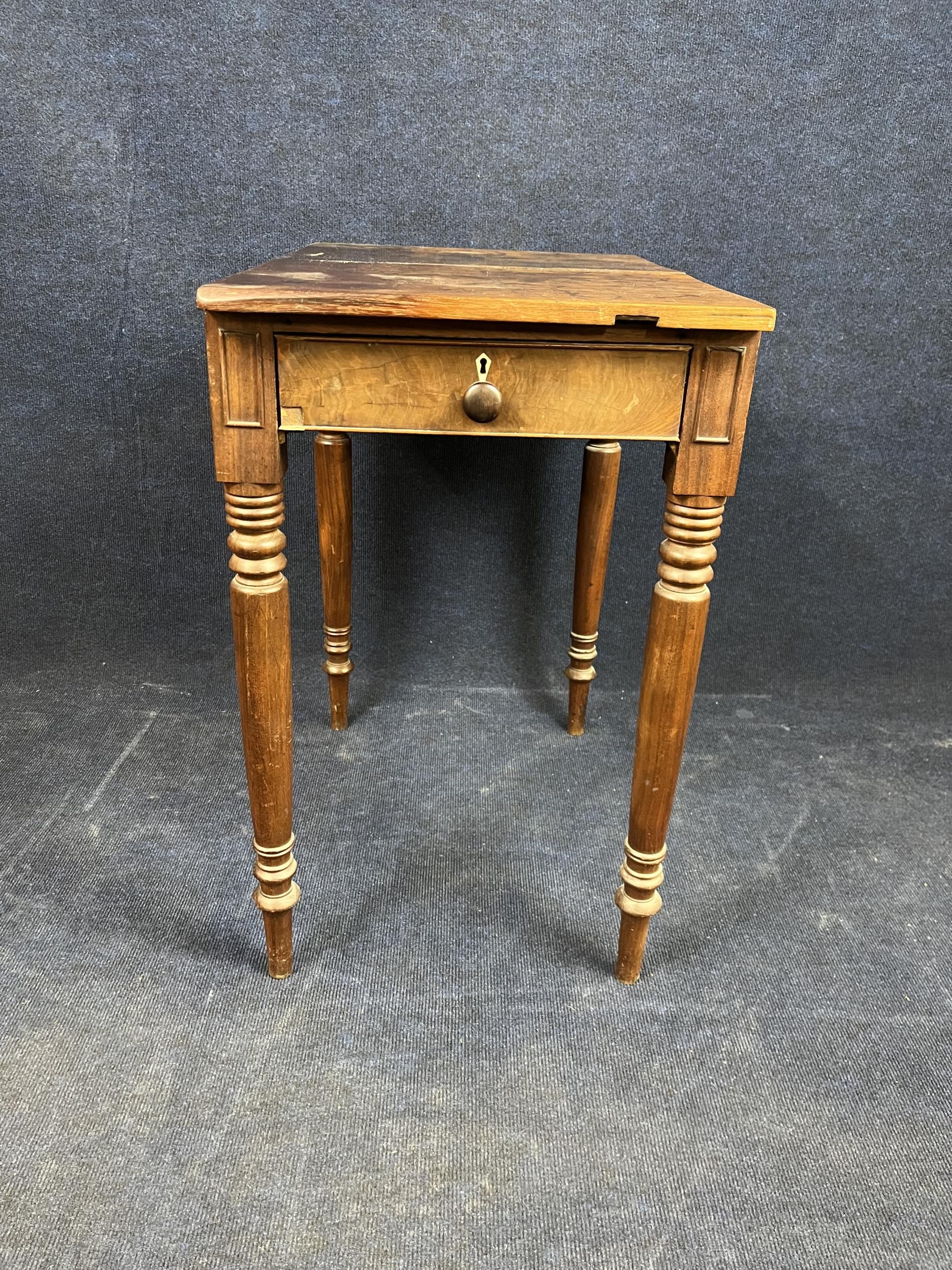 A 19th century mahogany side table. H.72 W.65 D.42.cm - Bild 2 aus 6