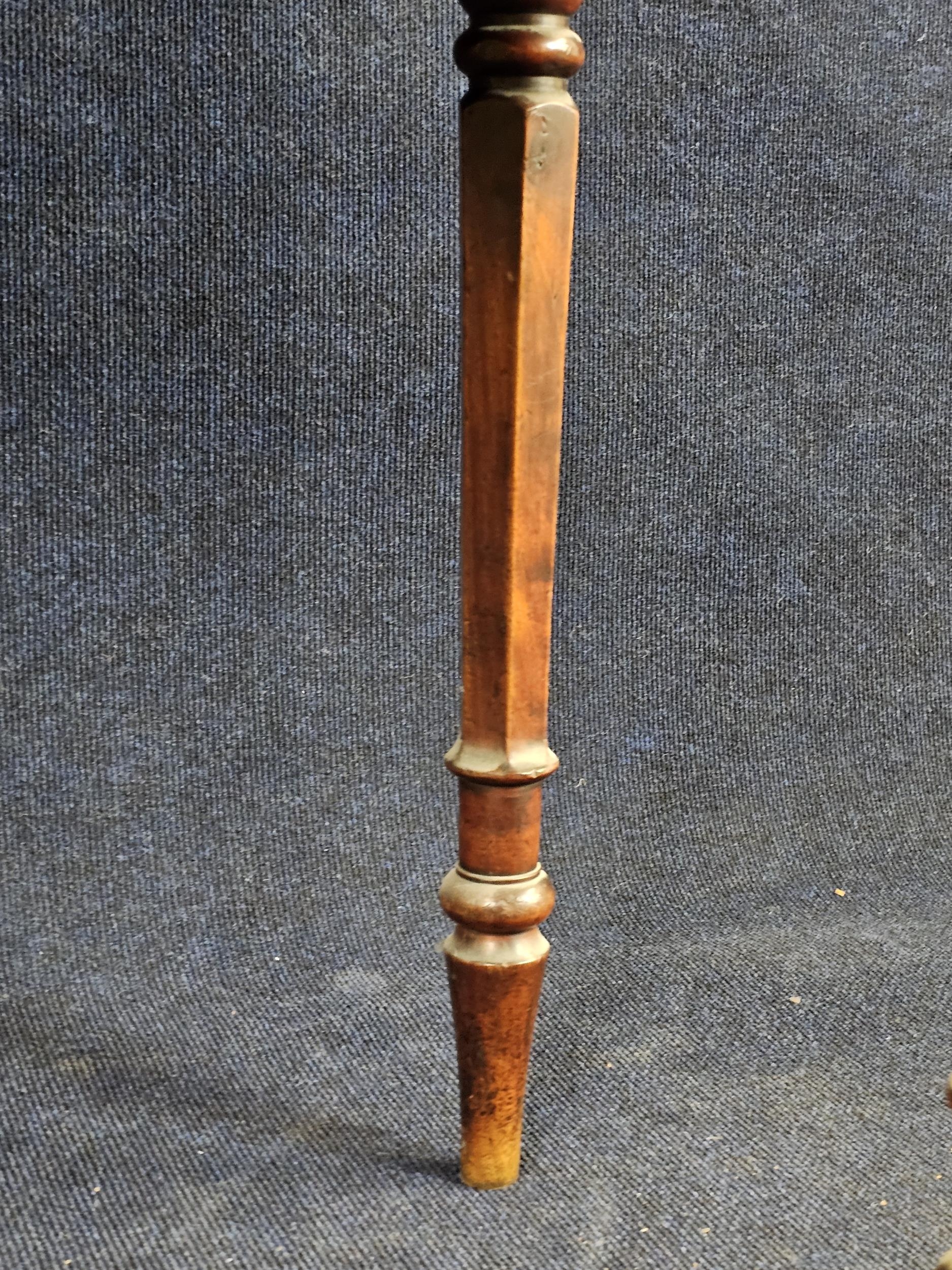 A George IV mahogany side table with hinged lid. H.75 W.95 D.52cm. - Bild 5 aus 5