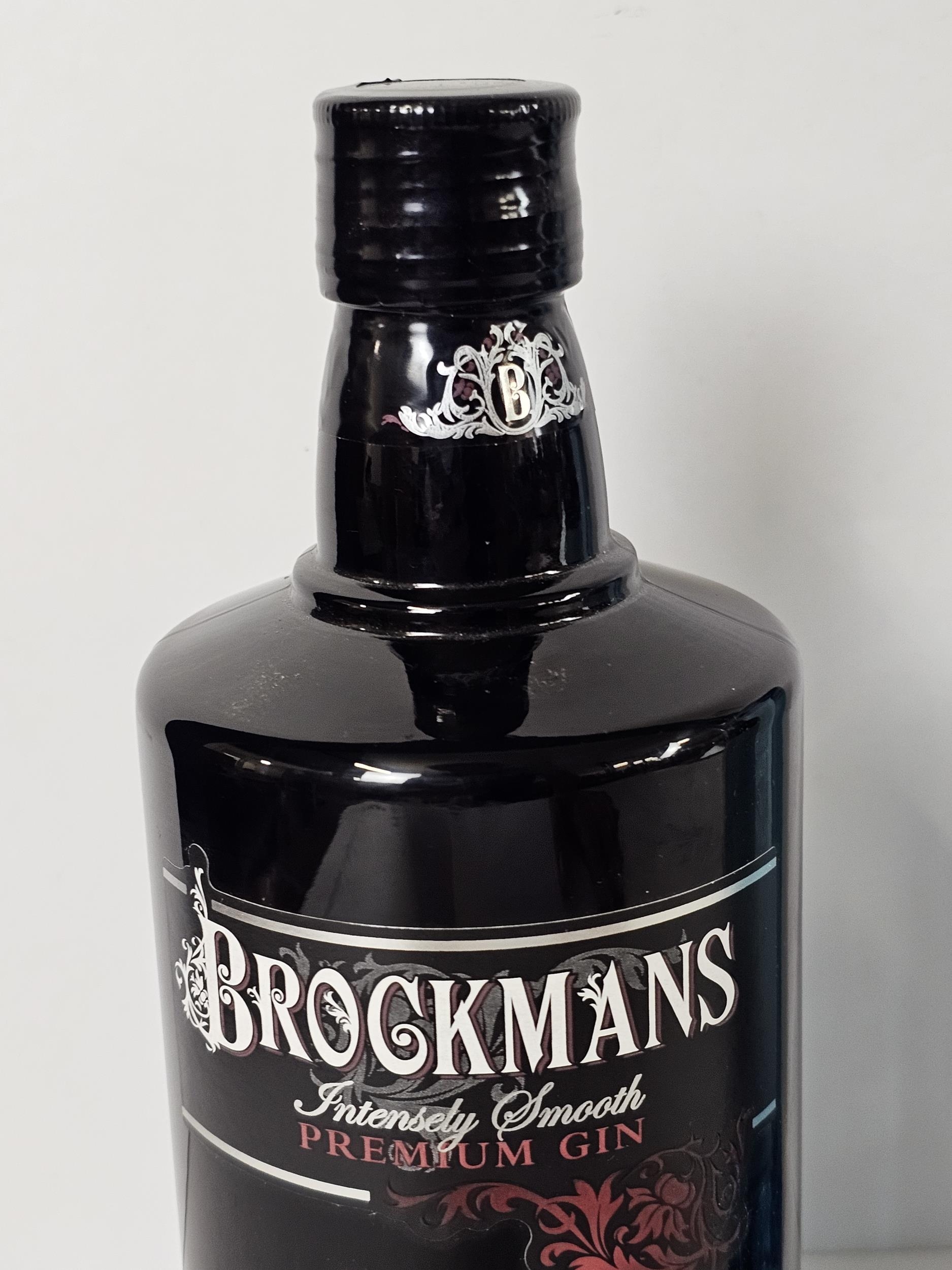 A selection of Gin's to include a bottle of Bombay Sapphire London Dry Gin, along with a Brockmans - Image 2 of 7