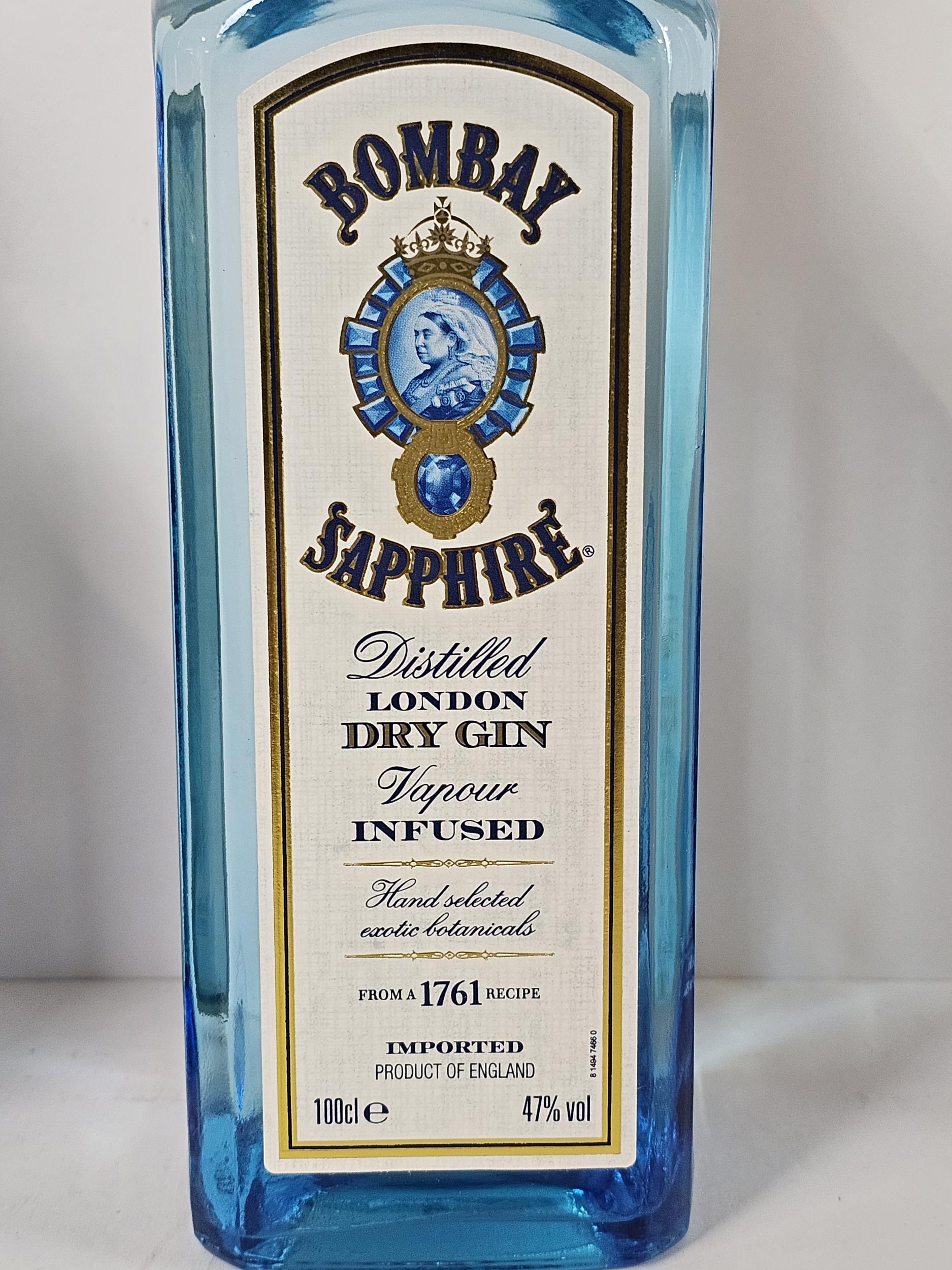 A selection of Gin's to include a bottle of Bombay Sapphire London Dry Gin, along with a Brockmans - Image 5 of 7