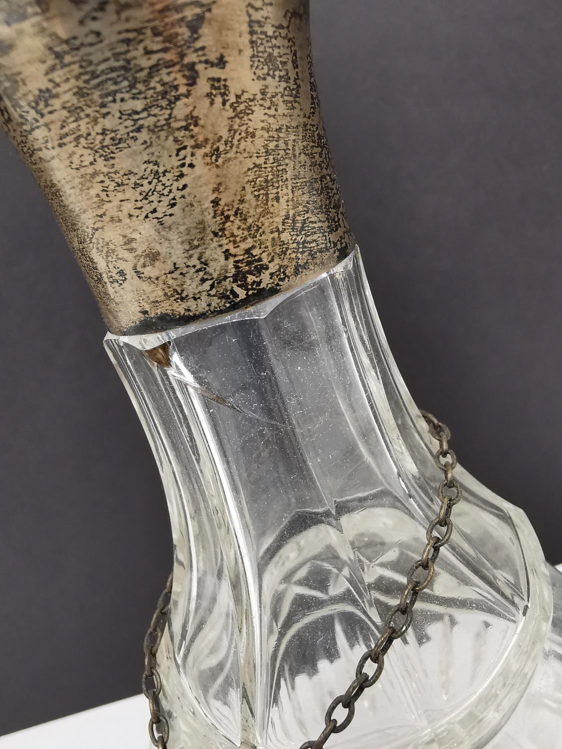 A Mappin & Webb cut crystal decanter with silver collar and EPNS 'Gin' label. (hair line crack to - Image 3 of 7