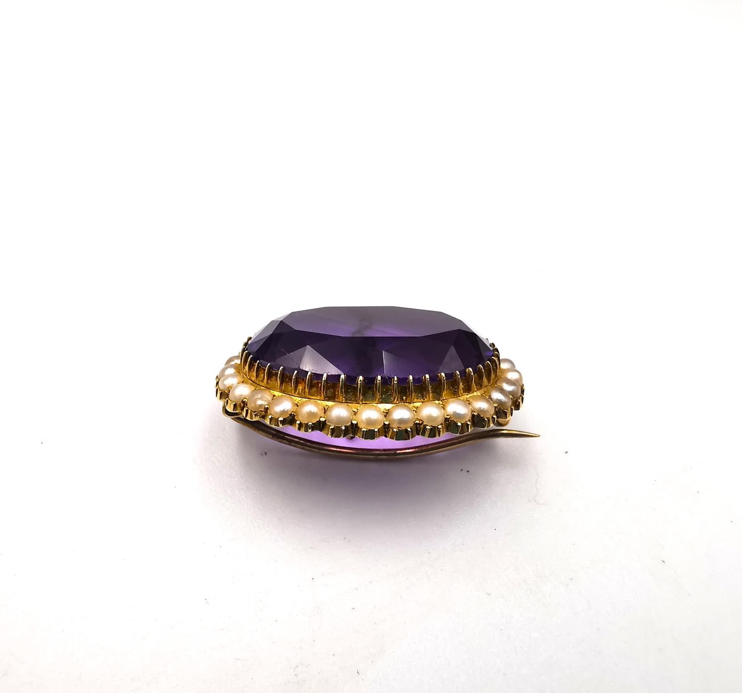 A Victorian yellow metal (tests as higher than 14ct) amethyst and seed pearl brooch, set to centre - Image 7 of 8