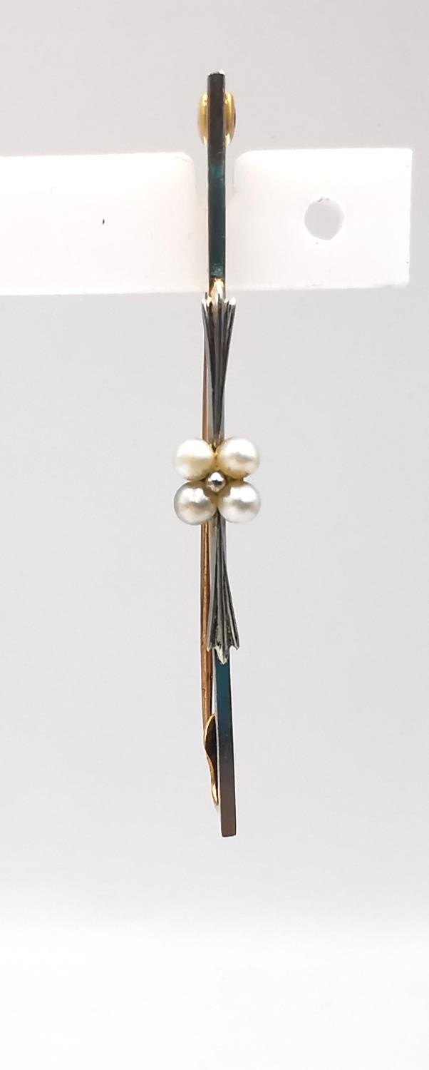 A 15ct rose and white gold and pearl floral bar brooch along with a Victorian 18ct sectioned and - Image 4 of 12