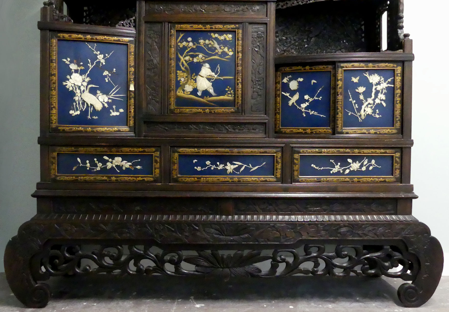Late 19th century Japanese Meiji period Shibayama display cabinet, the blue lacquered panels - Image 7 of 21