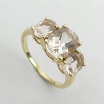 9ct gold three stone pink quartz ring, 3.1 grams, 9.1mm, size N.