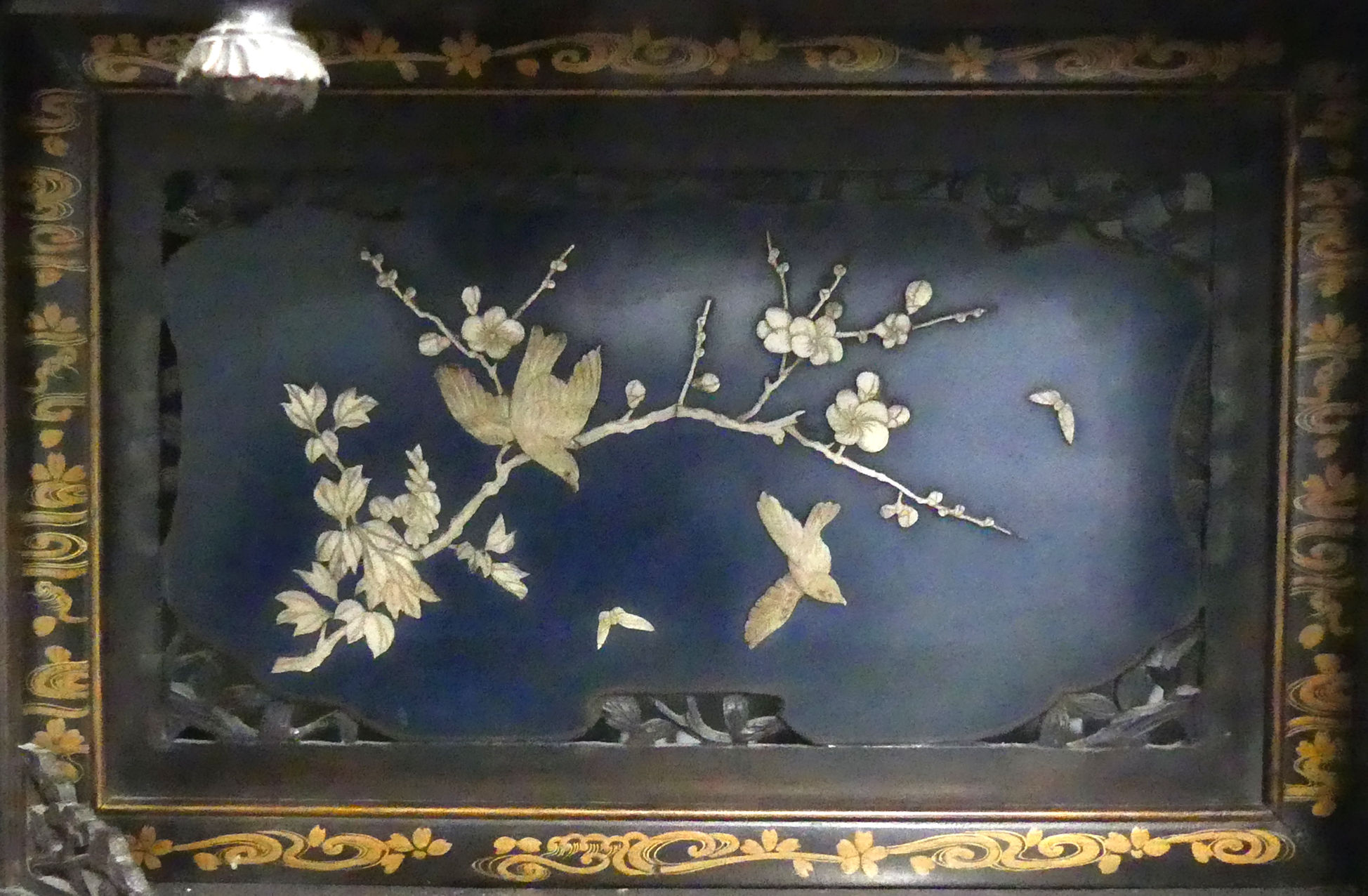 Late 19th century Japanese Meiji period Shibayama display cabinet, the blue lacquered panels - Image 13 of 21