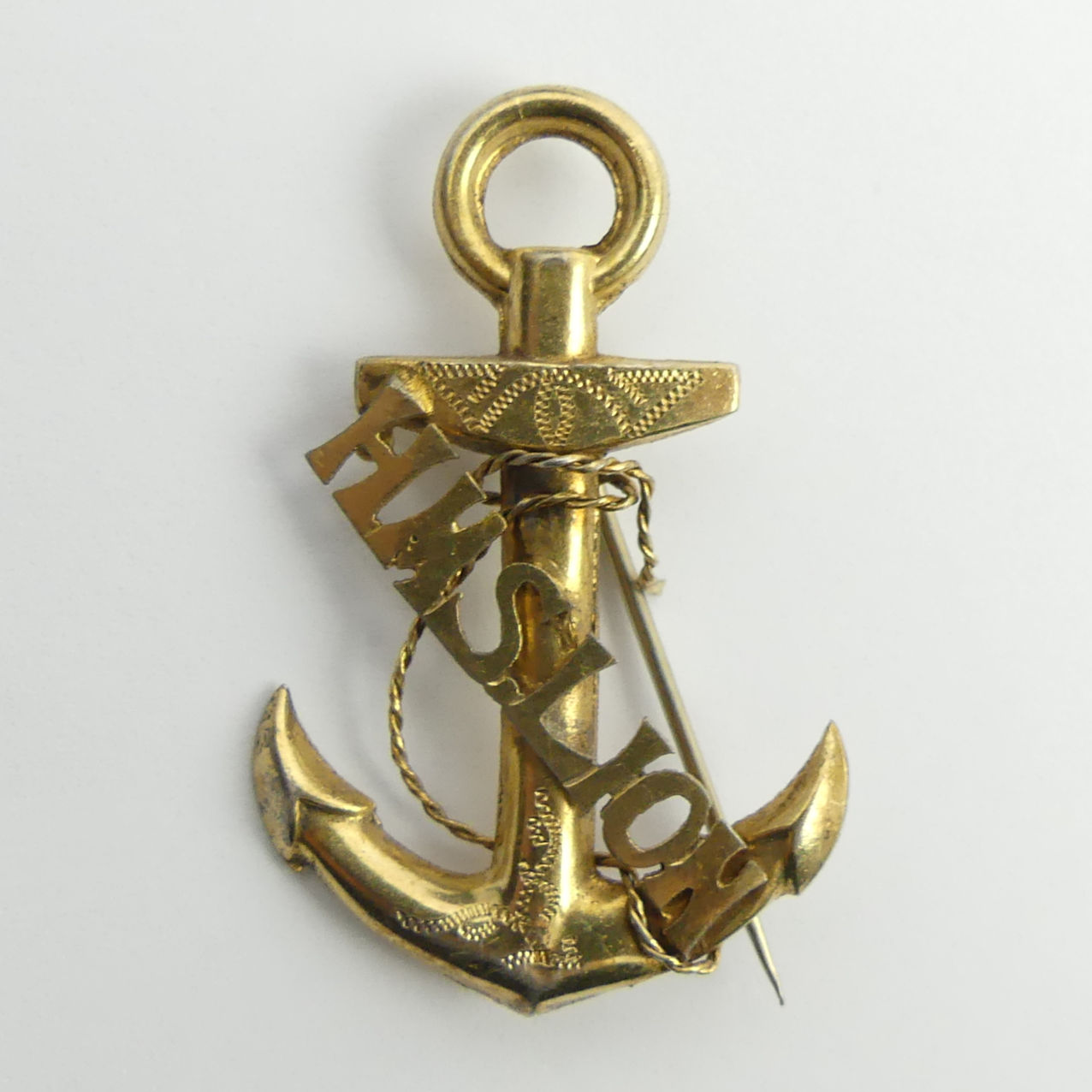 9ct gold sweetheart brooch, HMS Lion, Chester 1914, 2.5 grams, 39mm x 25mm.
