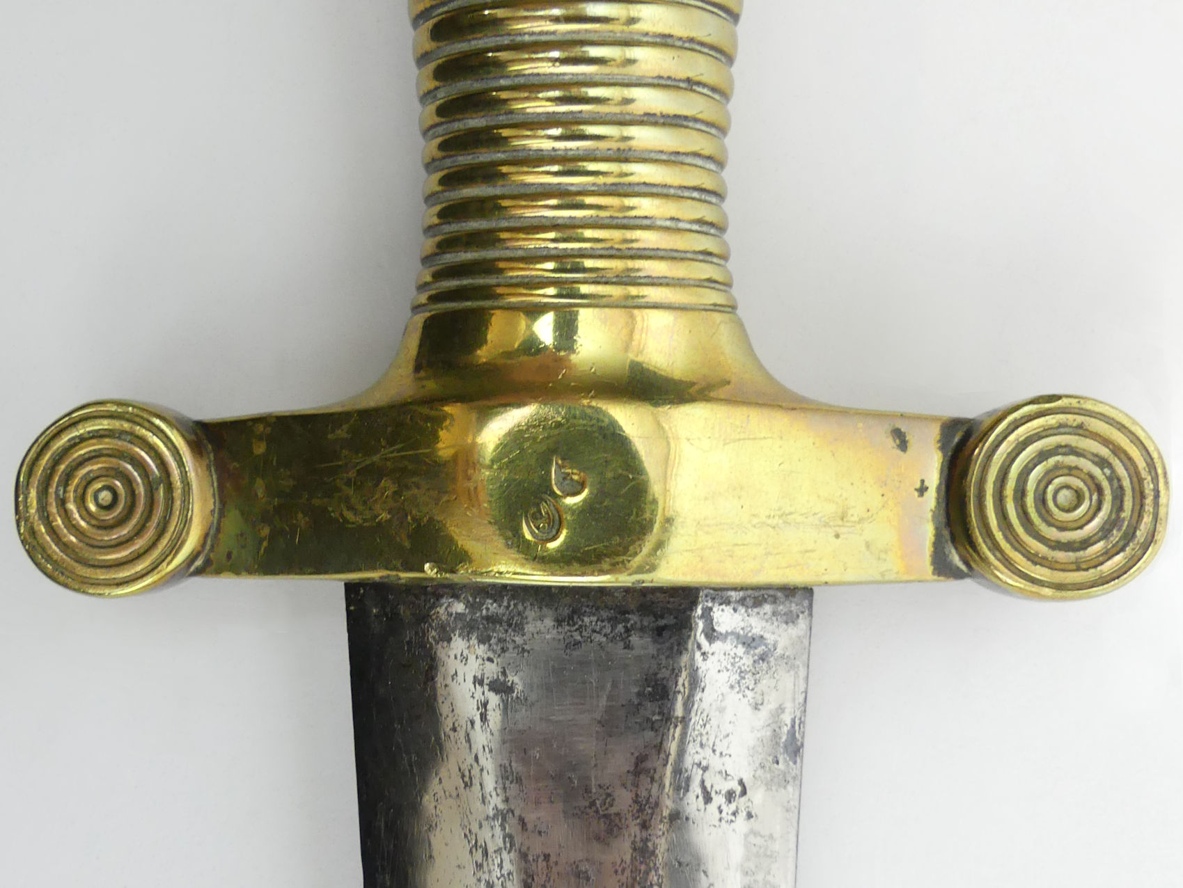 French 1831 pattern French artillery sidearm Gladius type sword and scabbard, 63.5cm length of - Image 11 of 12
