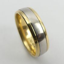 18ct gold and platinum wedding ring 9.7grams, 5.8mm, size R.