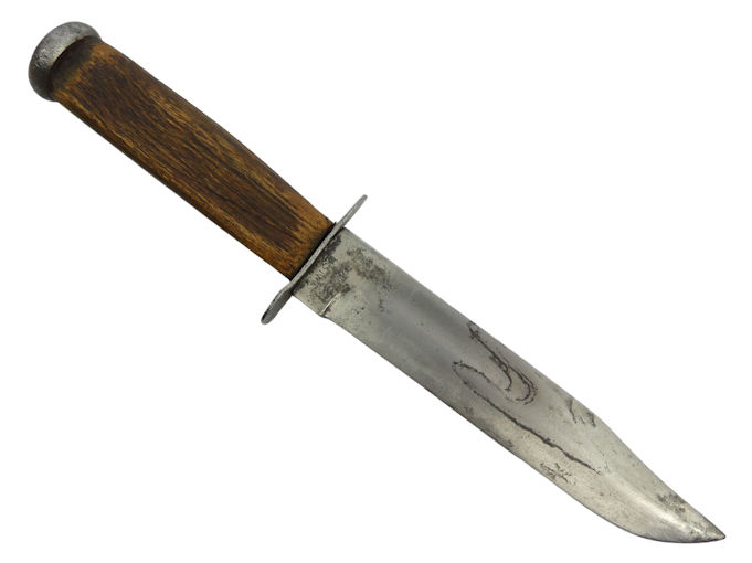 US World War II Marine KK2 fighting knife with scabbard, 33cm overall length. - Image 4 of 4