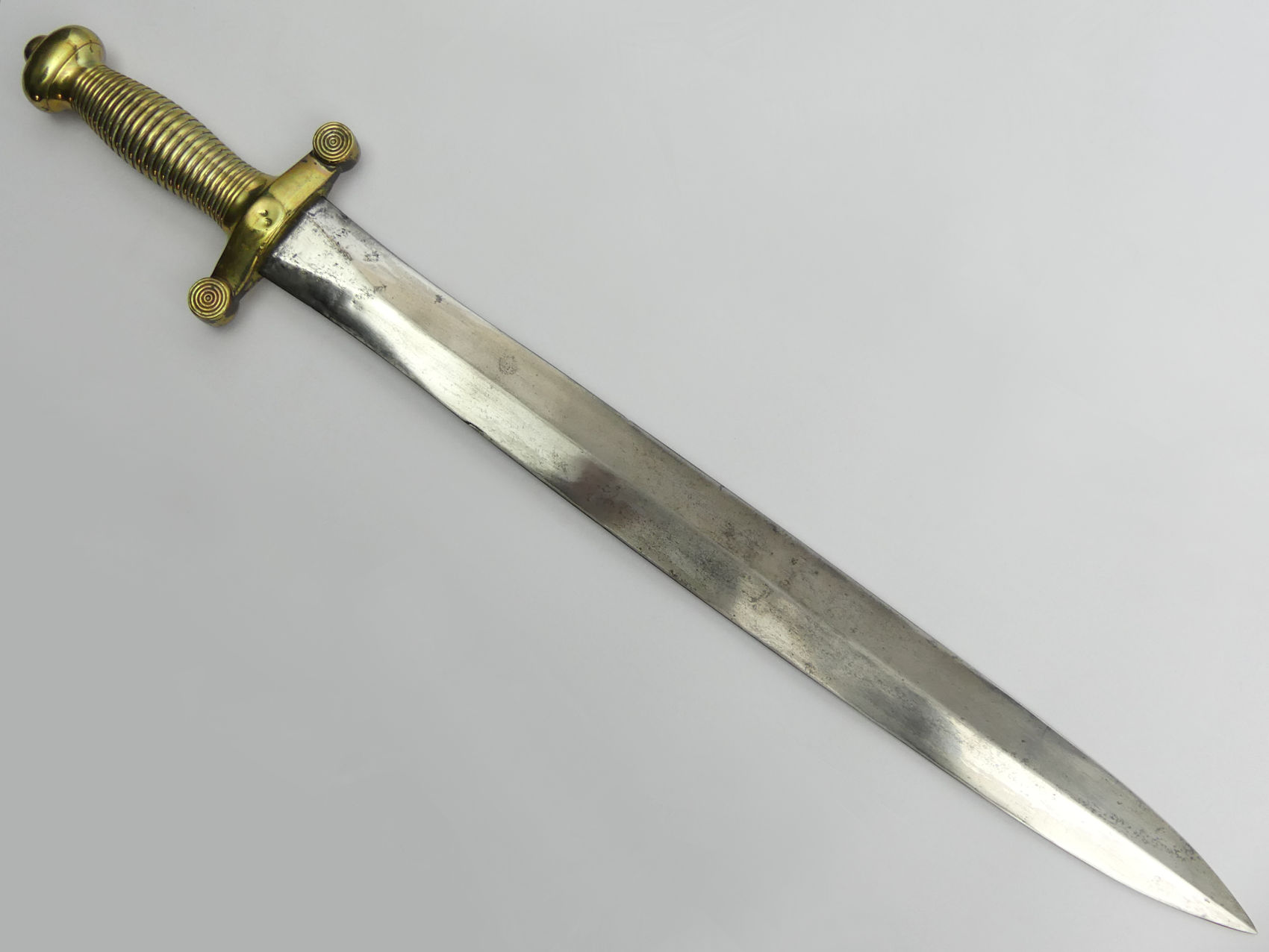 French 1831 pattern French artillery sidearm Gladius type sword and scabbard, 63.5cm length of - Image 5 of 12