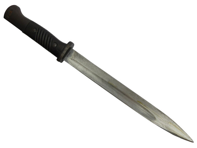 K98 bayonet with matching scabbard, both numbered 6058, 40.5cm. - Image 3 of 5