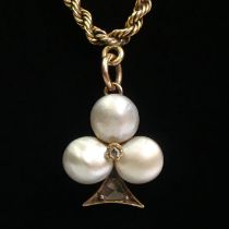 9ct gold pearl and diamond pendant and chain, 8 grams, 42 cm long.